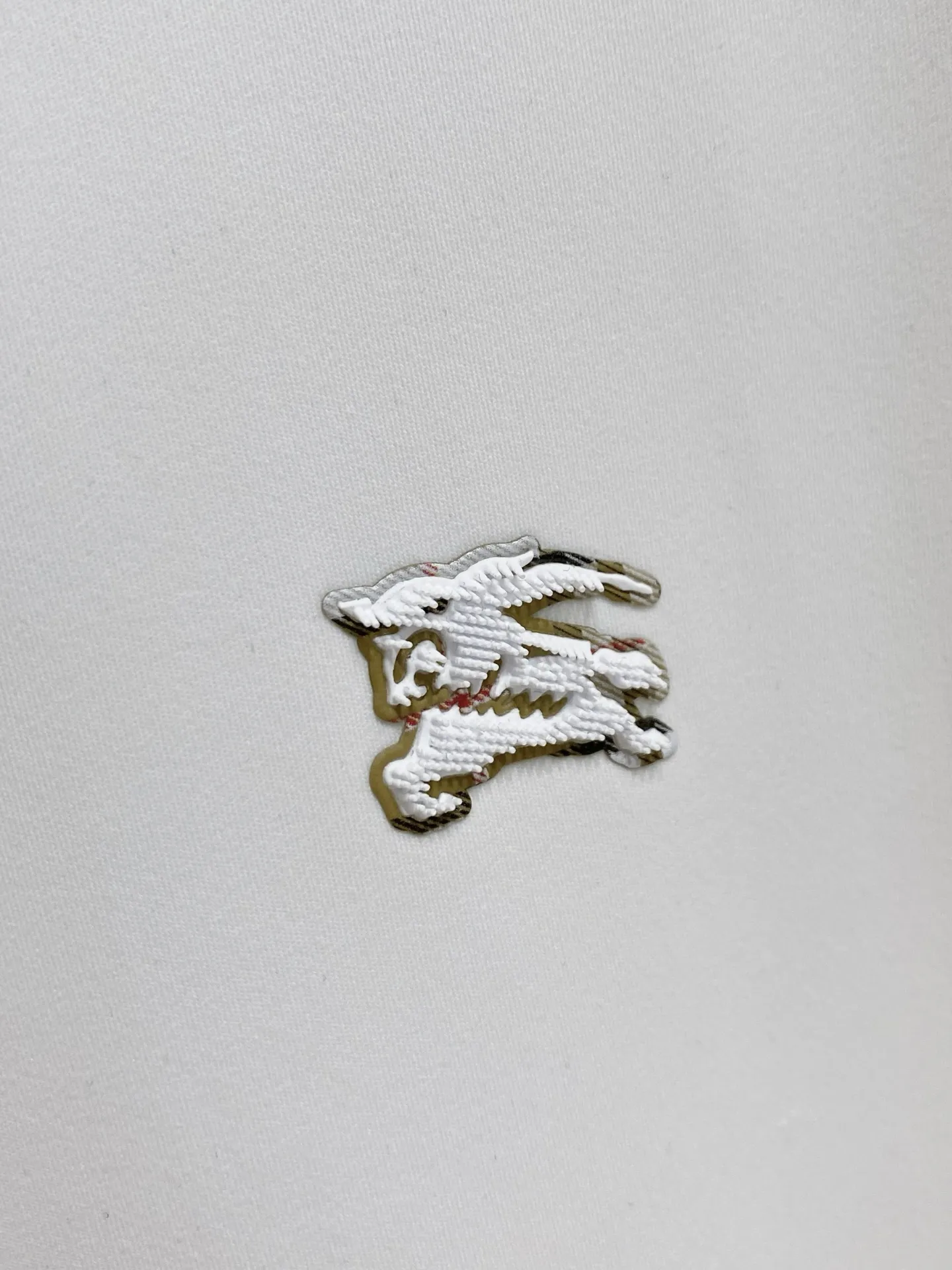 Burberry 2025SS新作白ポロ襟長袖シャツ - 画像 (5)