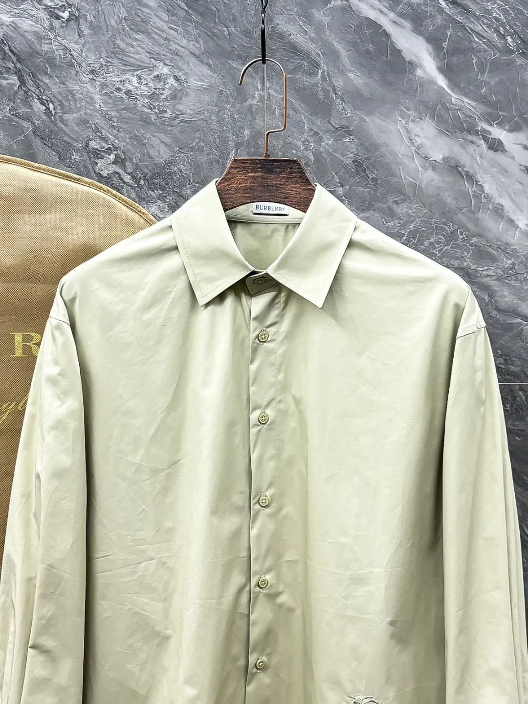 バーバリーロンドンイーグル新作黒のチェック柄シャツ - 画像 (5)