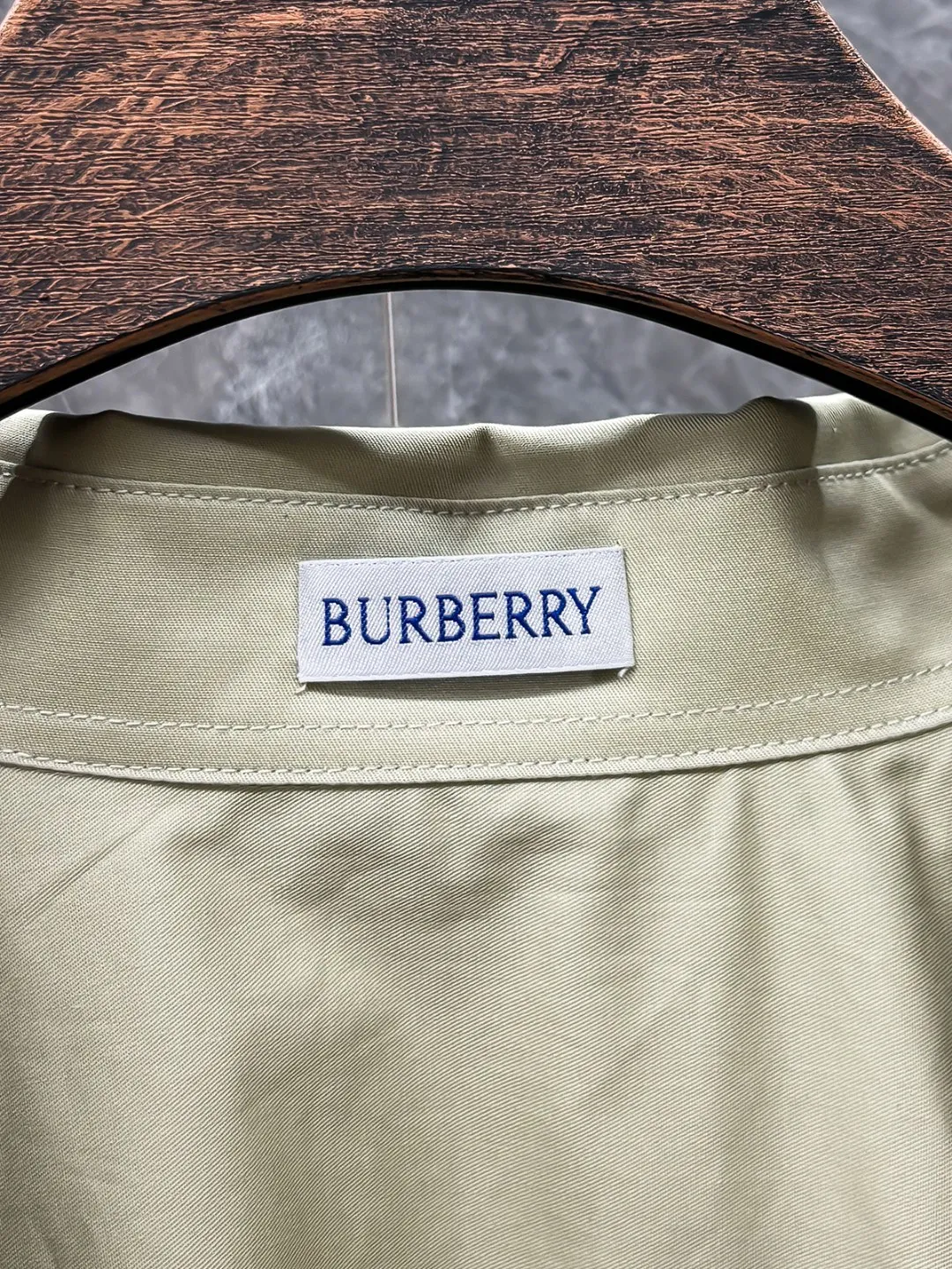 バーバリーロンドンイーグル新作黒のチェック柄シャツ - 画像 (10)