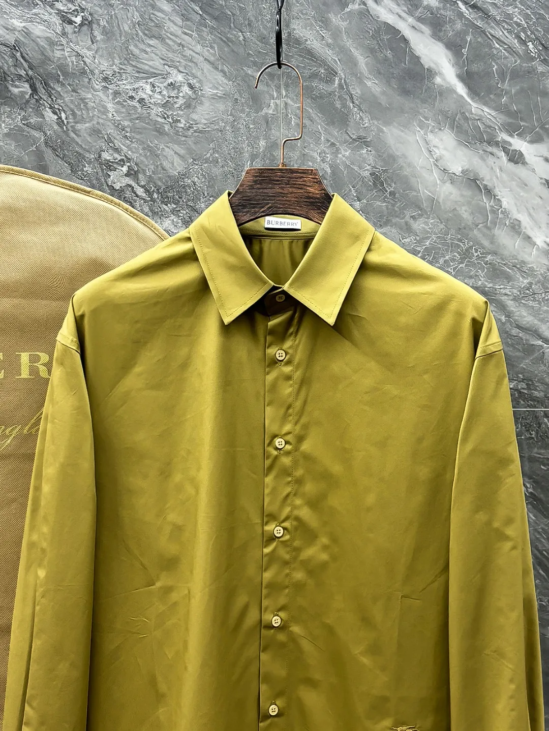 バーバリー新作黄色黒のチェック柄長袖シャツ - 画像 (5)