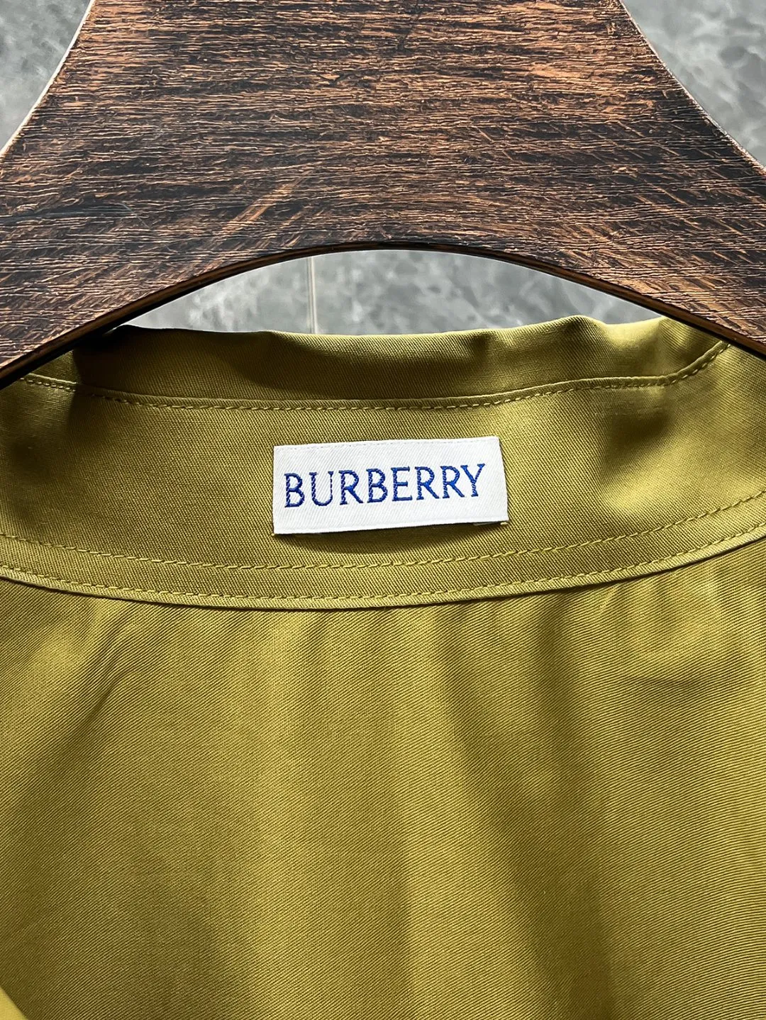 バーバリー新作黄色黒のチェック柄長袖シャツ - 画像 (10)