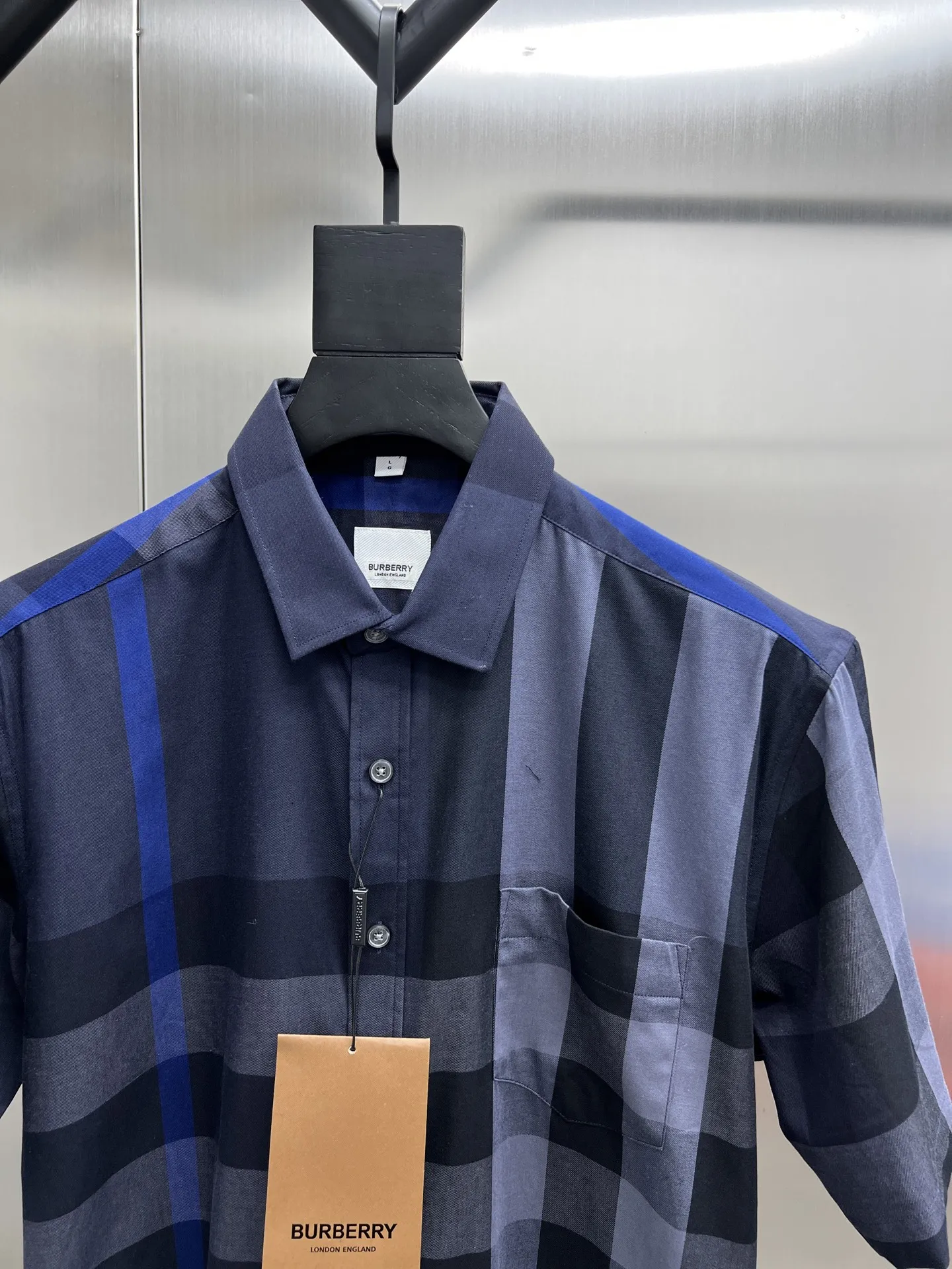 バーバリー新作黒チェックシャツ - 画像 (5)