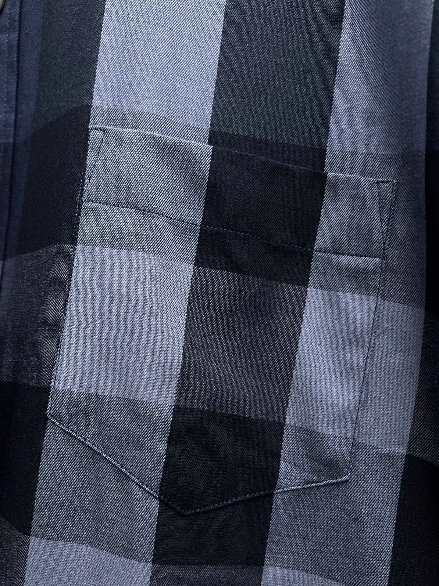 バーバリー新作黒チェックシャツ - 画像 (7)