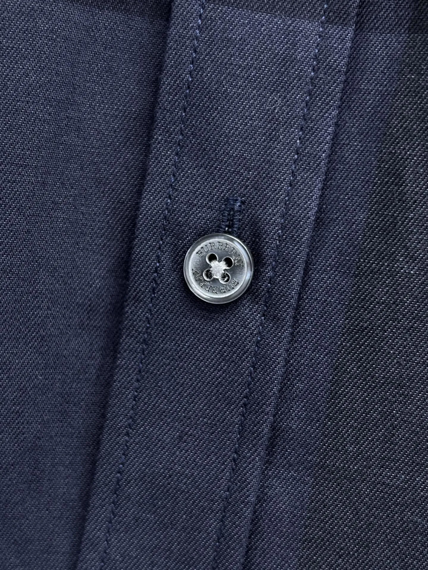 バーバリー新作黒チェックシャツ - 画像 (10)