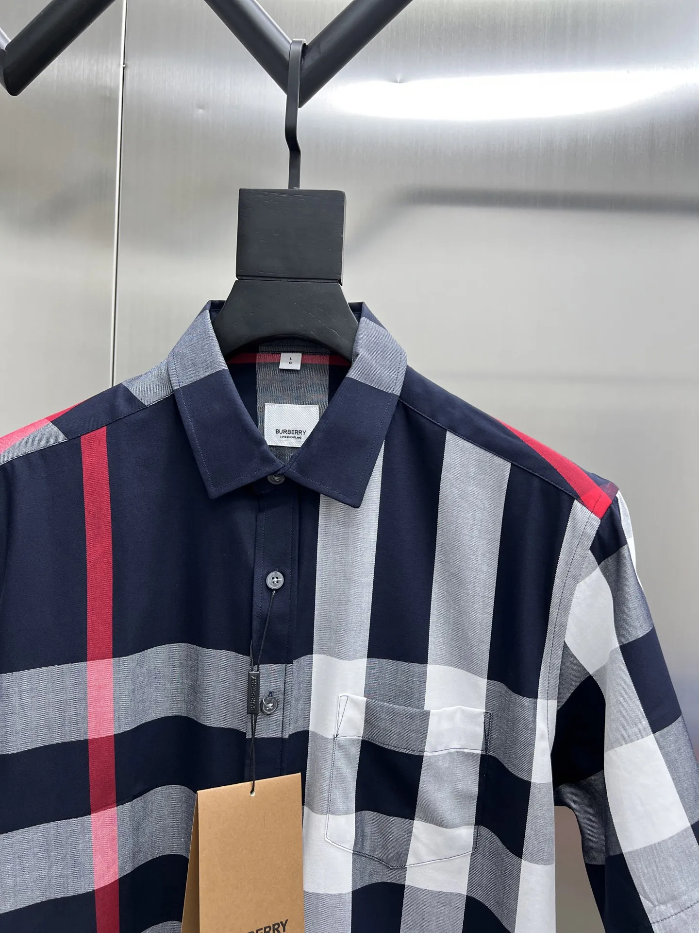 Burberry新作黒チェックシャツ - 画像 (5)