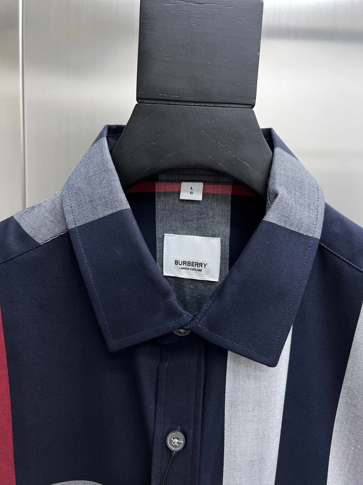 Burberry新作黒チェックシャツ - 画像 (6)