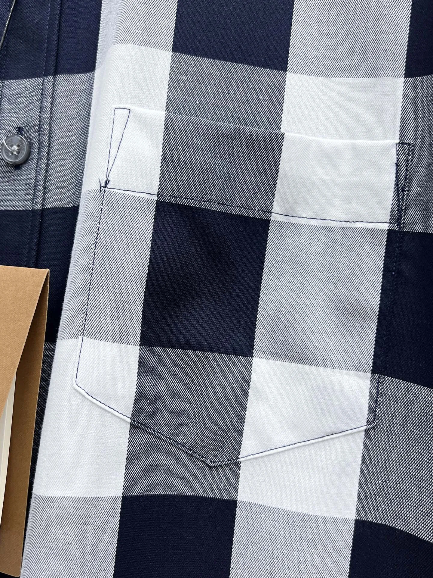 Burberry新作黒チェックシャツ - 画像 (7)