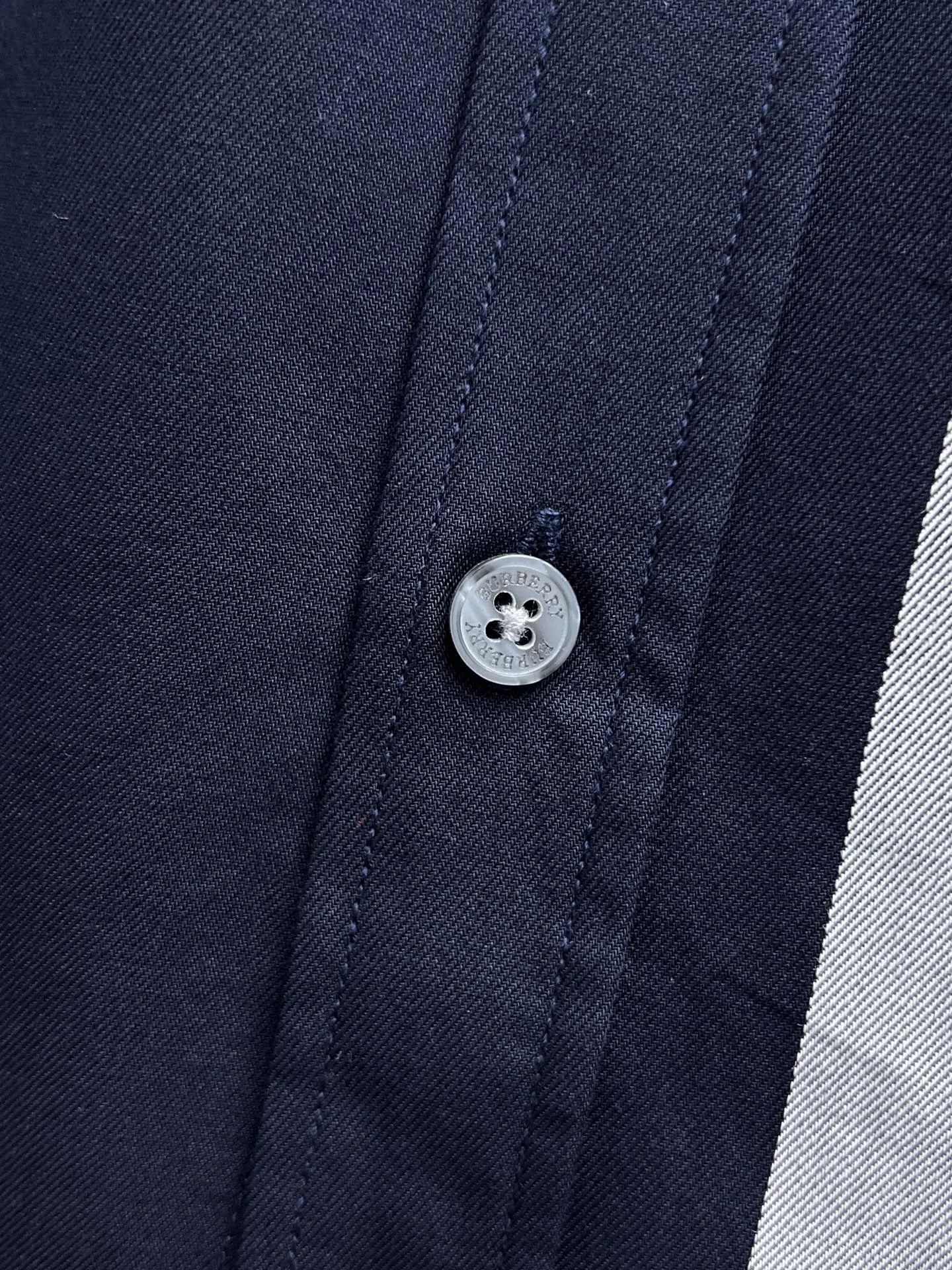 Burberry新作黒チェックシャツ - 画像 (10)