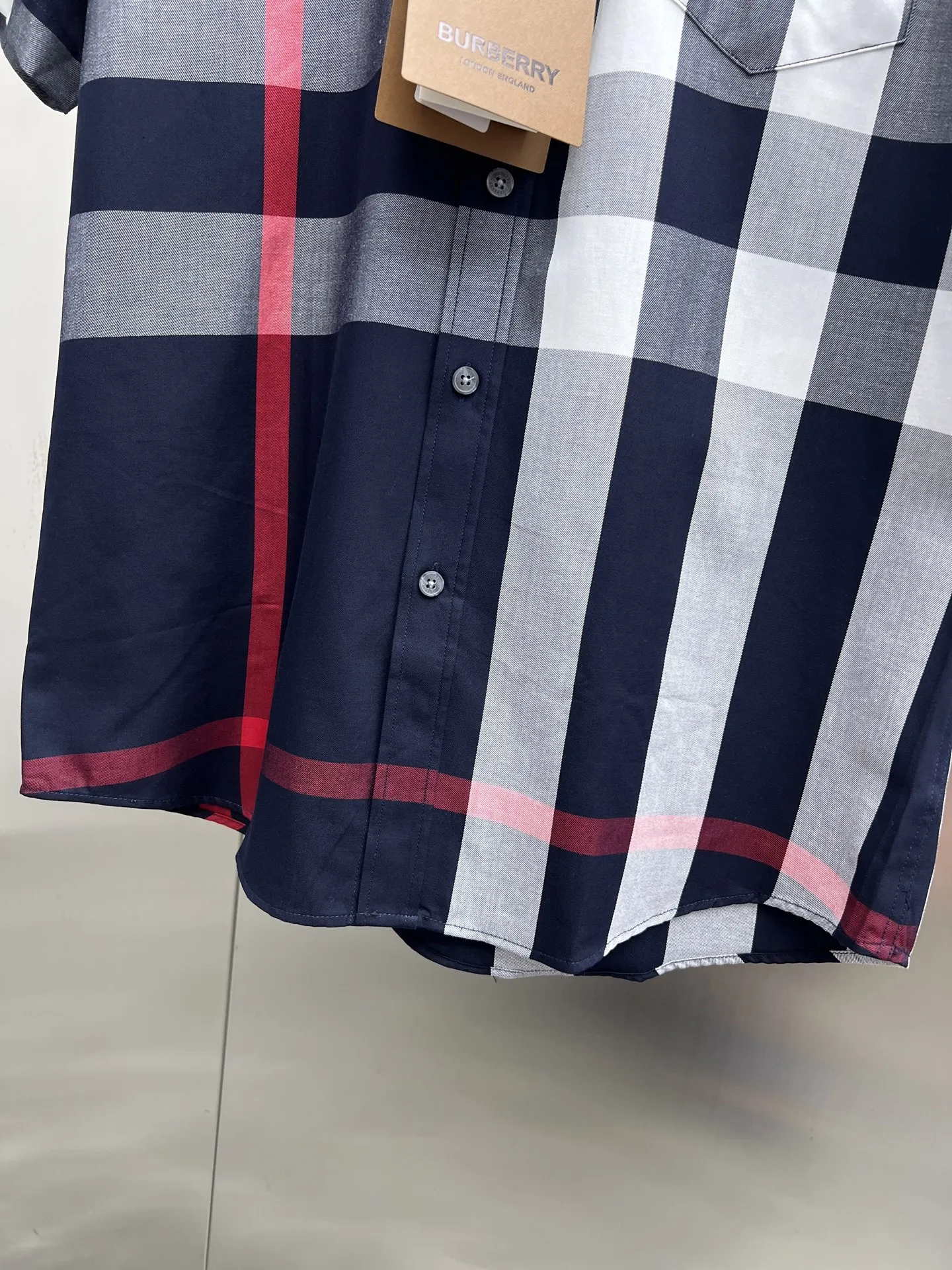 Burberry新作黒チェックシャツ - 画像 (11)