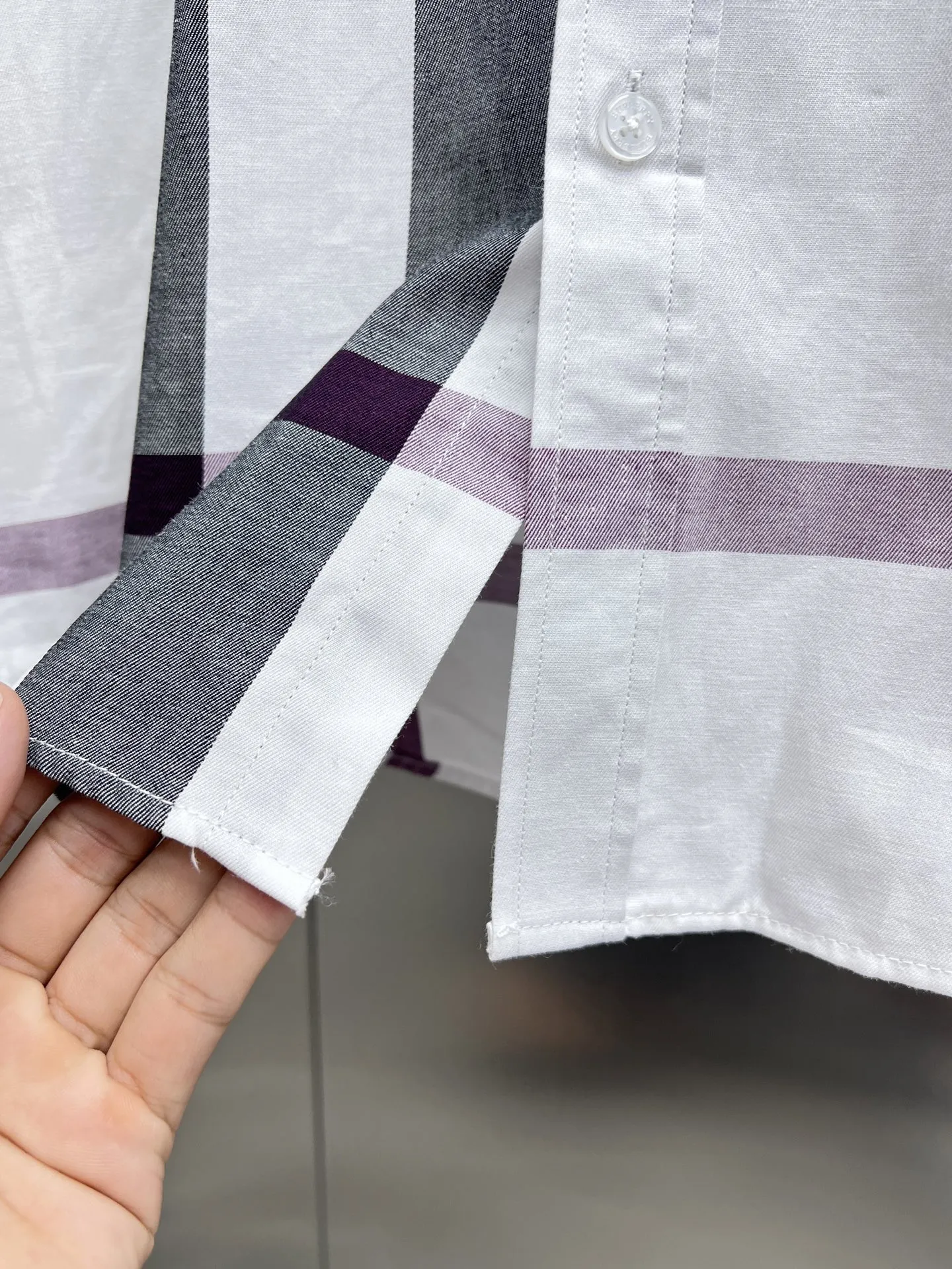 バーバリー新作黒チェック柄シャツ - 画像 (12)