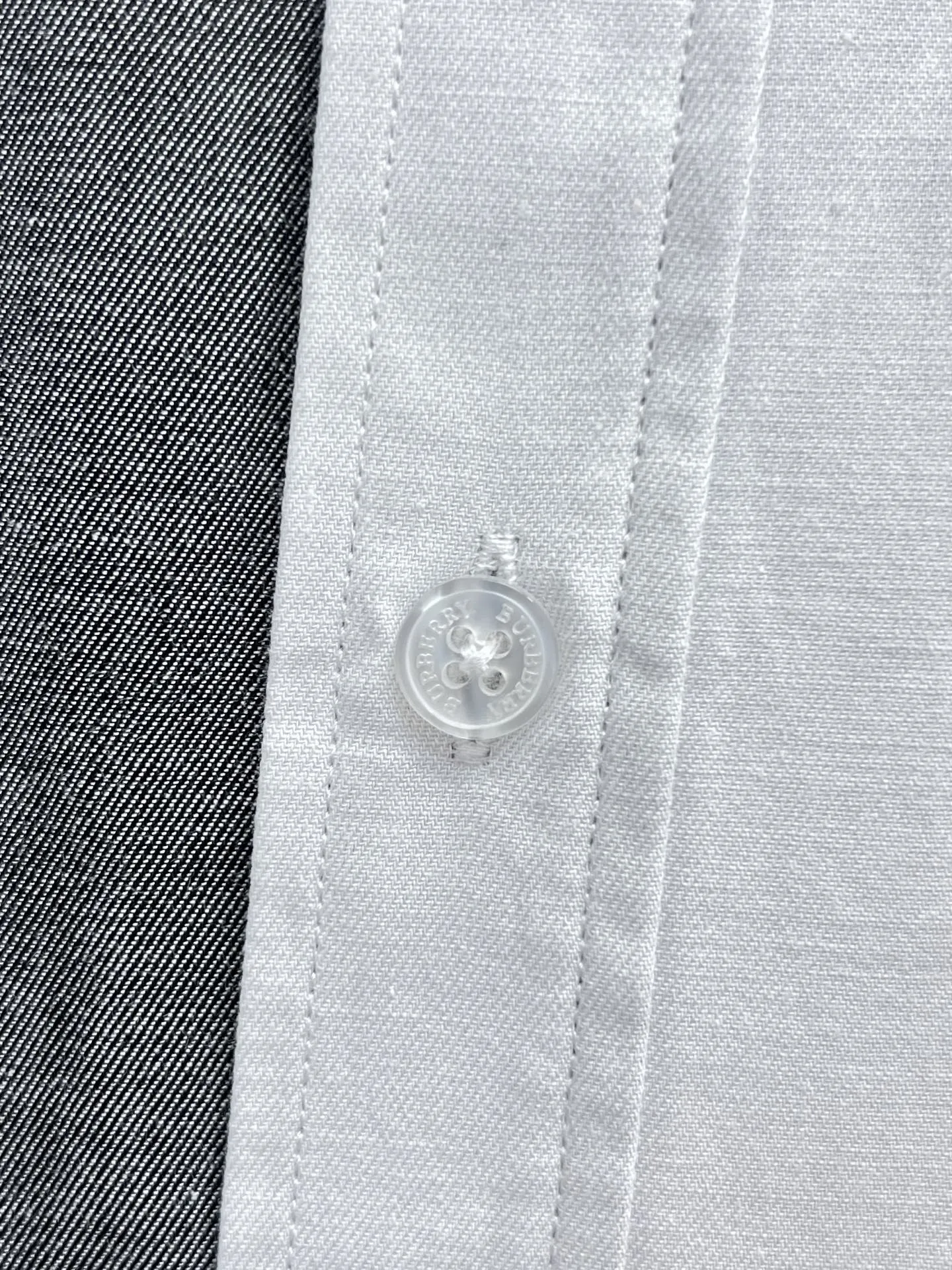 バーバリー新作黒チェック柄シャツ - 画像 (10)