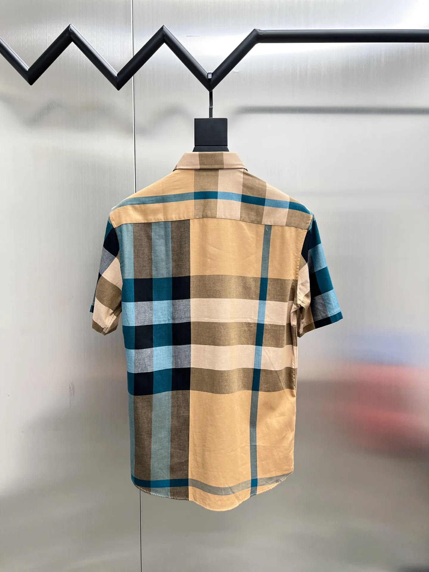 バーバリー新作黒チェックシャツ - 画像 (3)