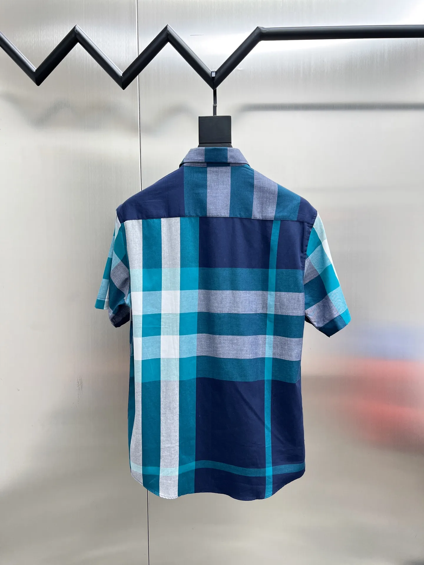 バーバリーニュ作黒チェックシャツ - 画像 (3)