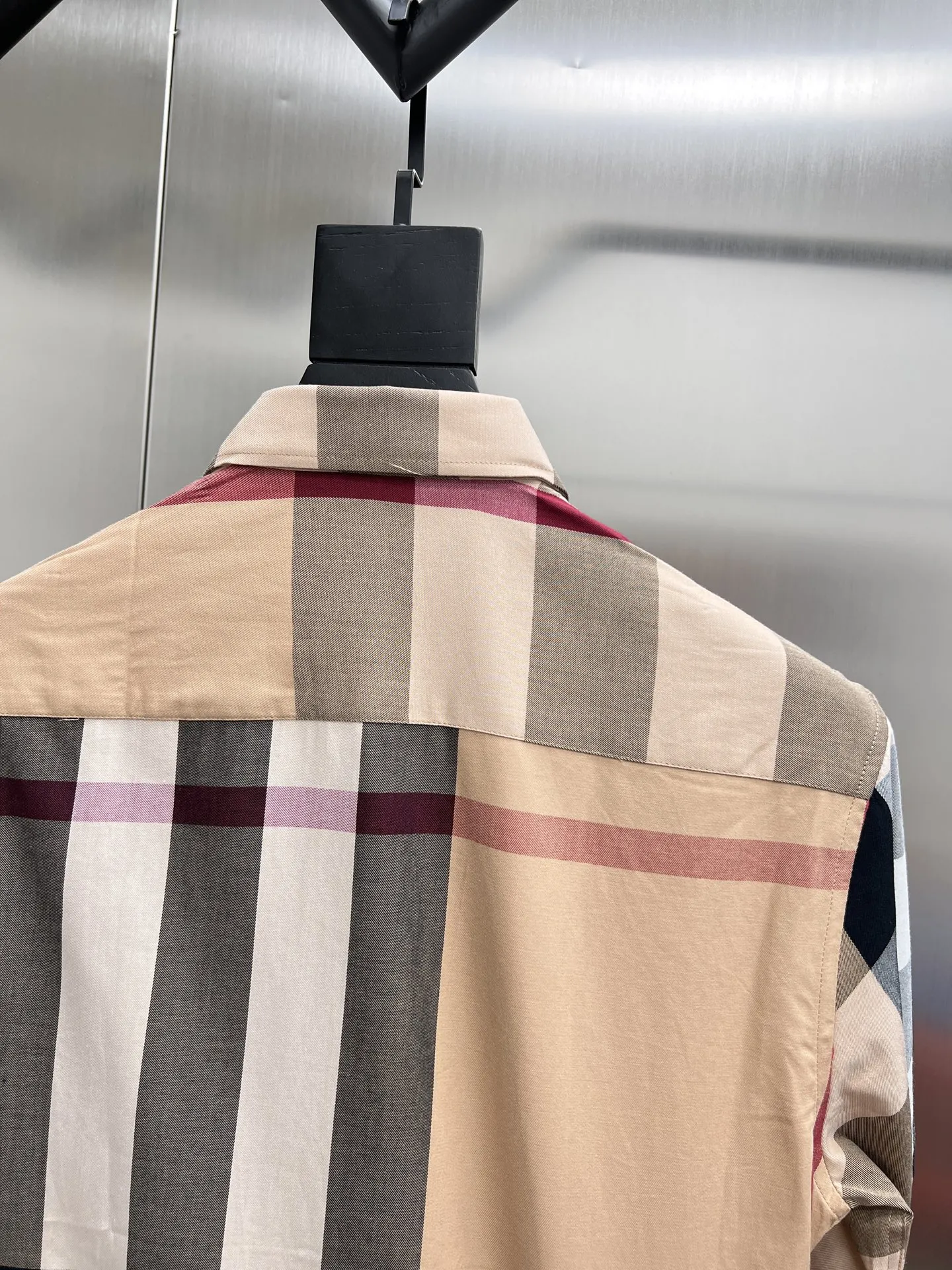 バーバリー新作黒チェックシャツ - 画像 (14)