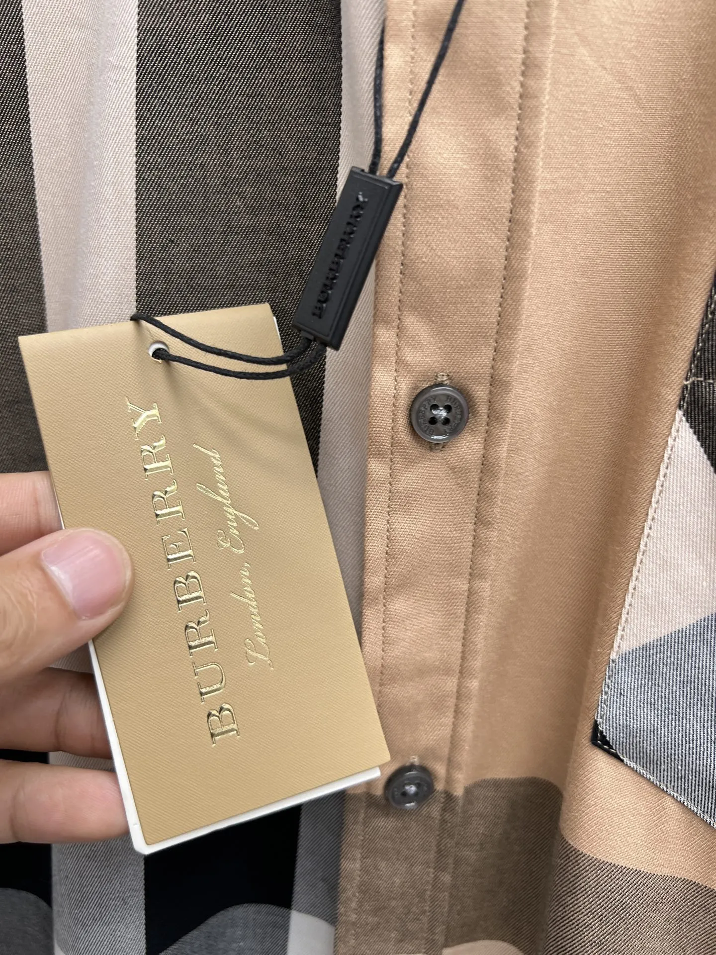 バーバリー新作黒チェックシャツ - 画像 (9)