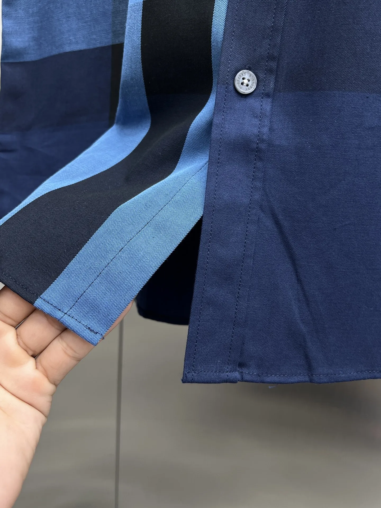 バーバリーニュー作黒チェックシャツ - 画像 (12)