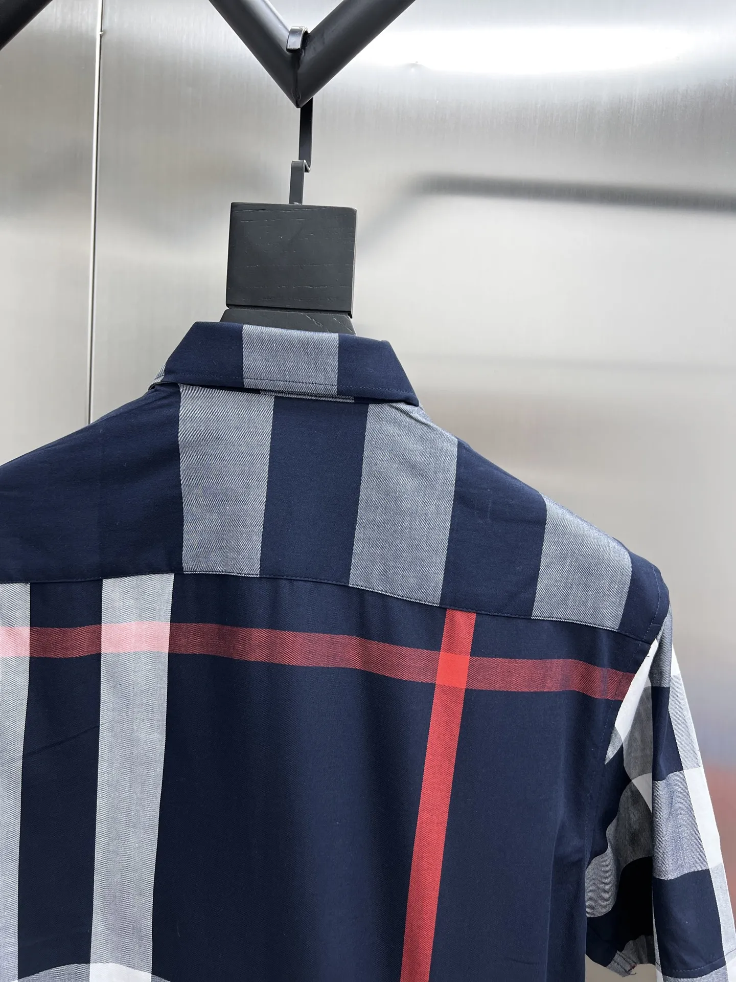 バーバリー新作黒チェックシャツ - 画像 (14)