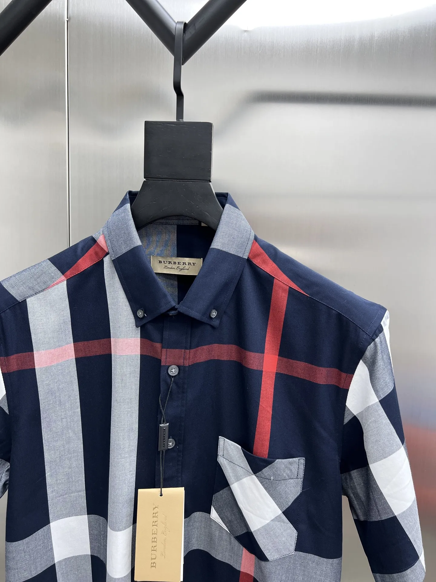 バーバリー新作黒チェックシャツ - 画像 (5)