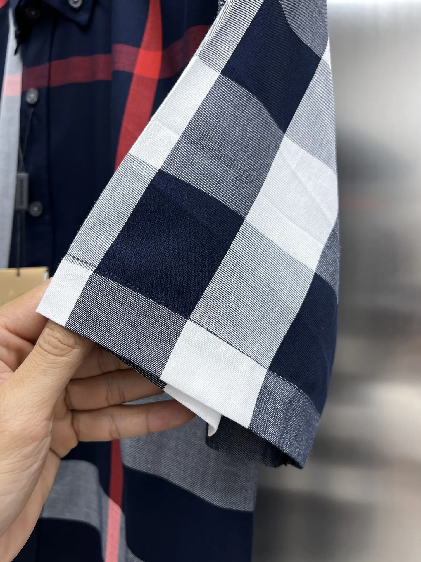 バーバリー新作黒チェックシャツ - 画像 (8)