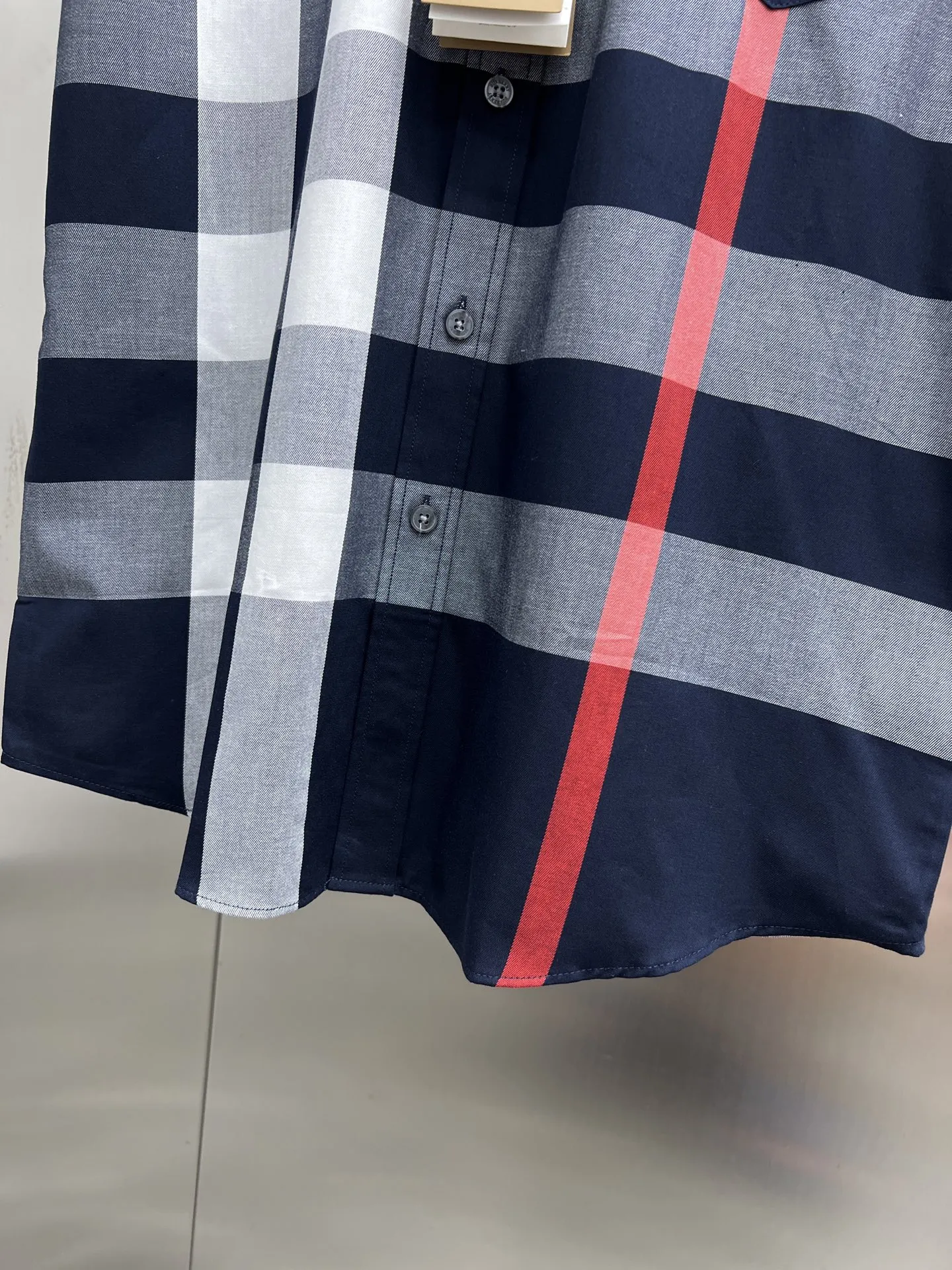 バーバリー新作黒チェックシャツ - 画像 (11)