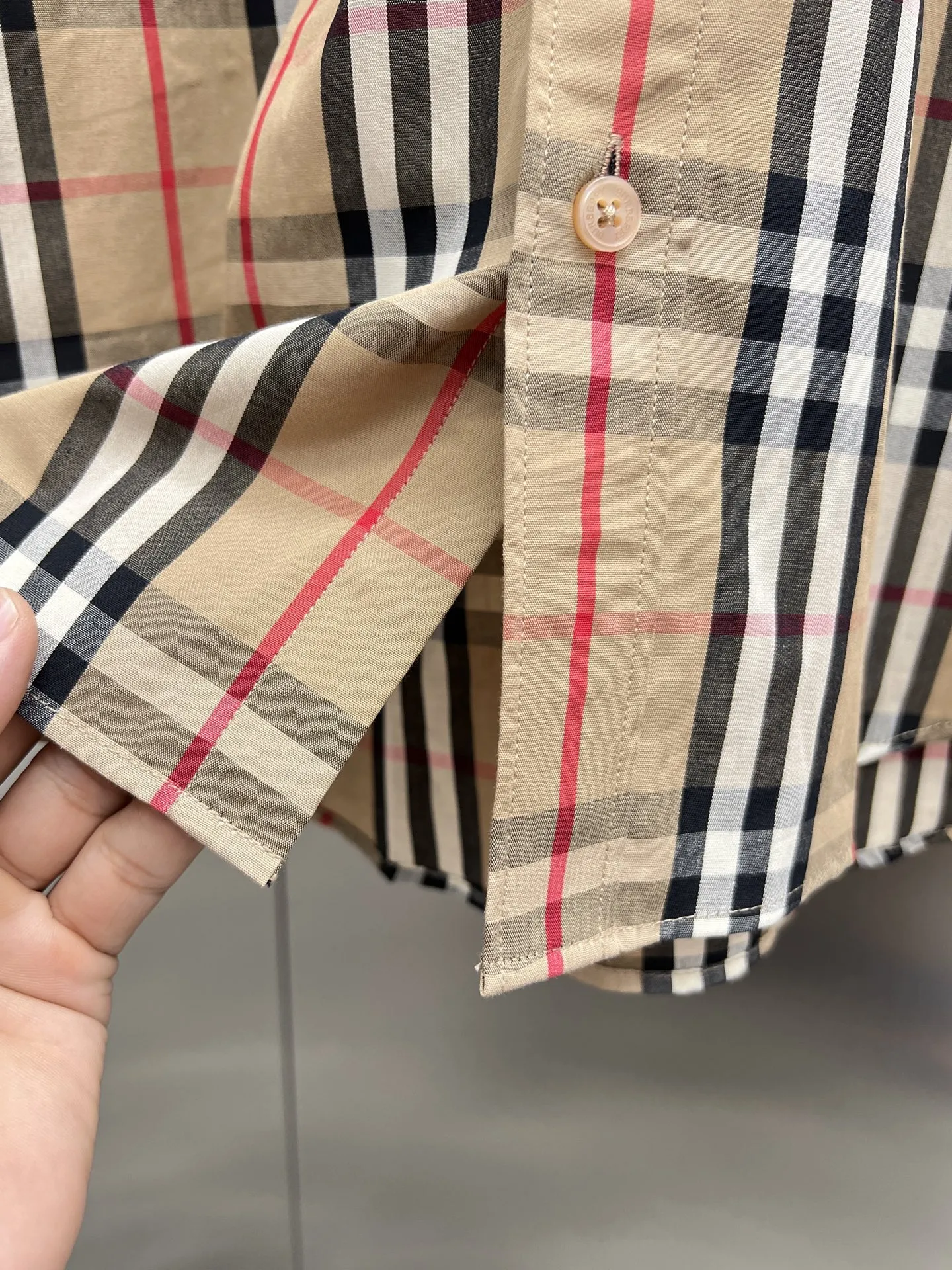 バーバリー新作黒チェックシャツ - 画像 (12)