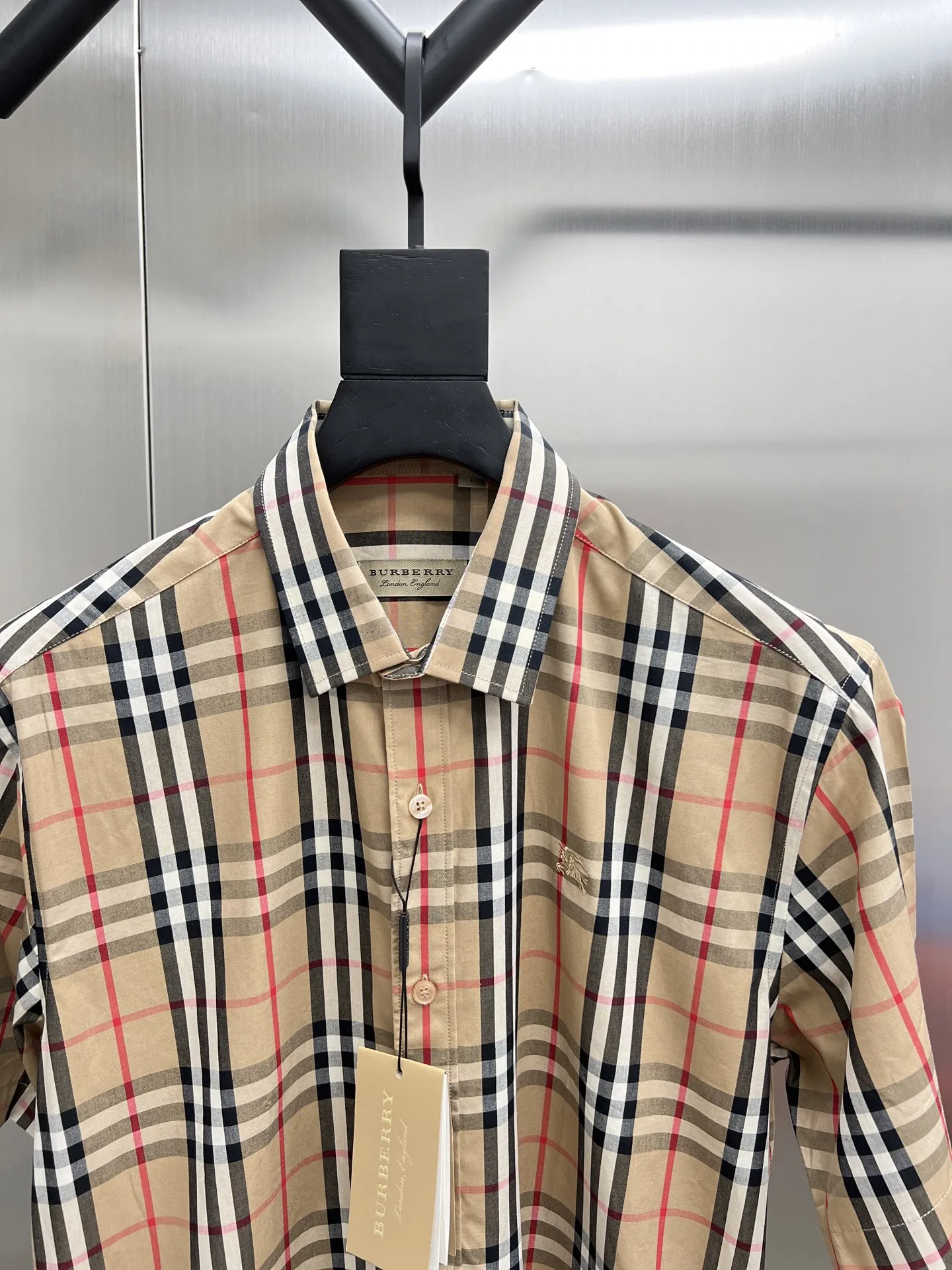 バーバリー新作黒チェックシャツ - 画像 (5)