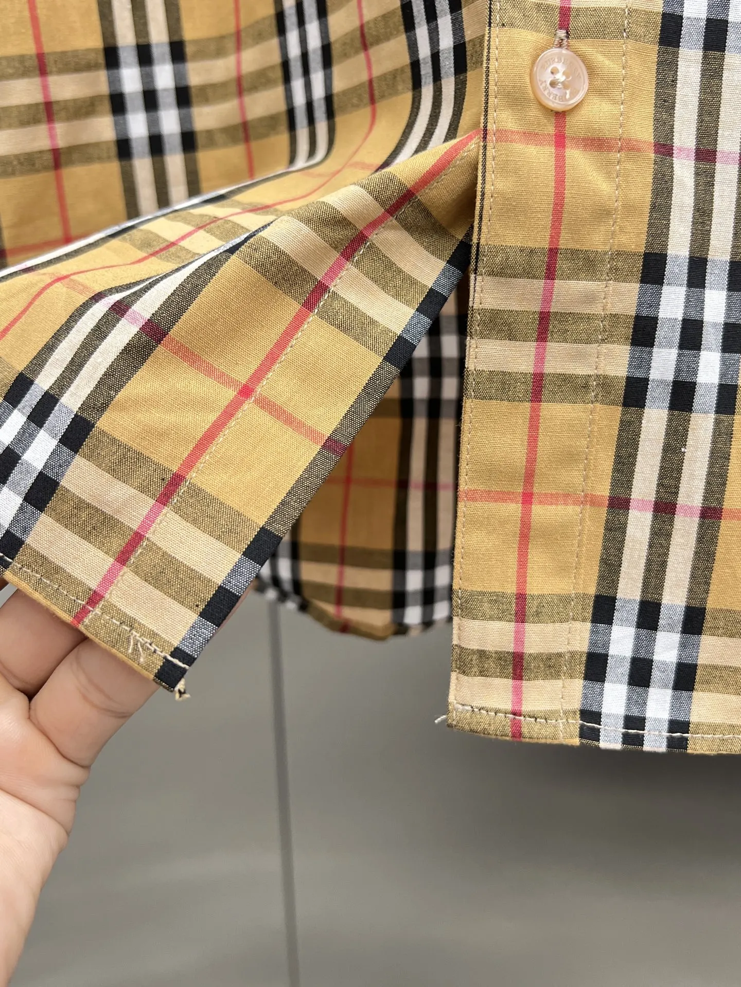 バーバリー新作黒チェックシャツ - 画像 (12)