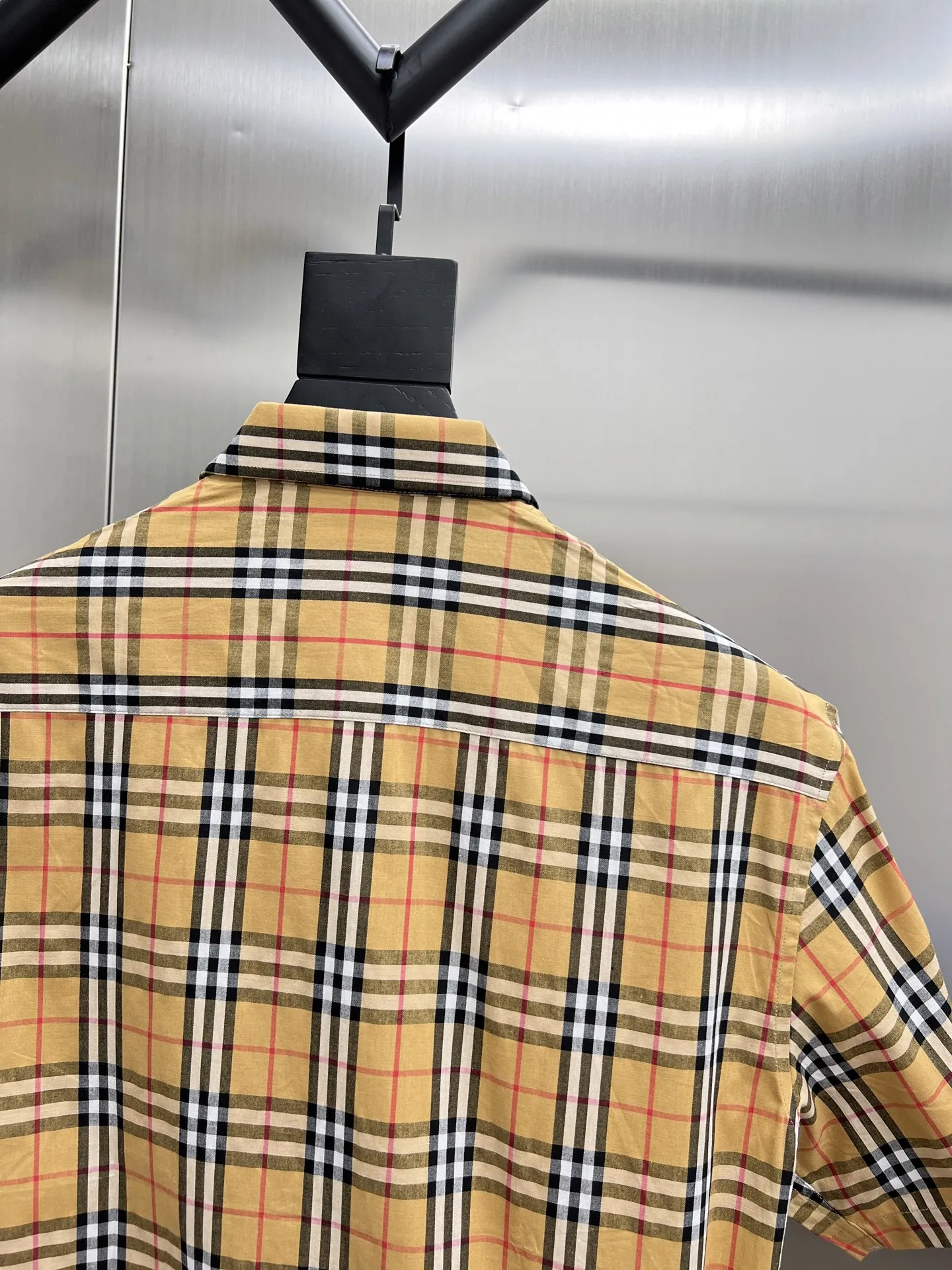 バーバリー新作黒チェックシャツ - 画像 (14)