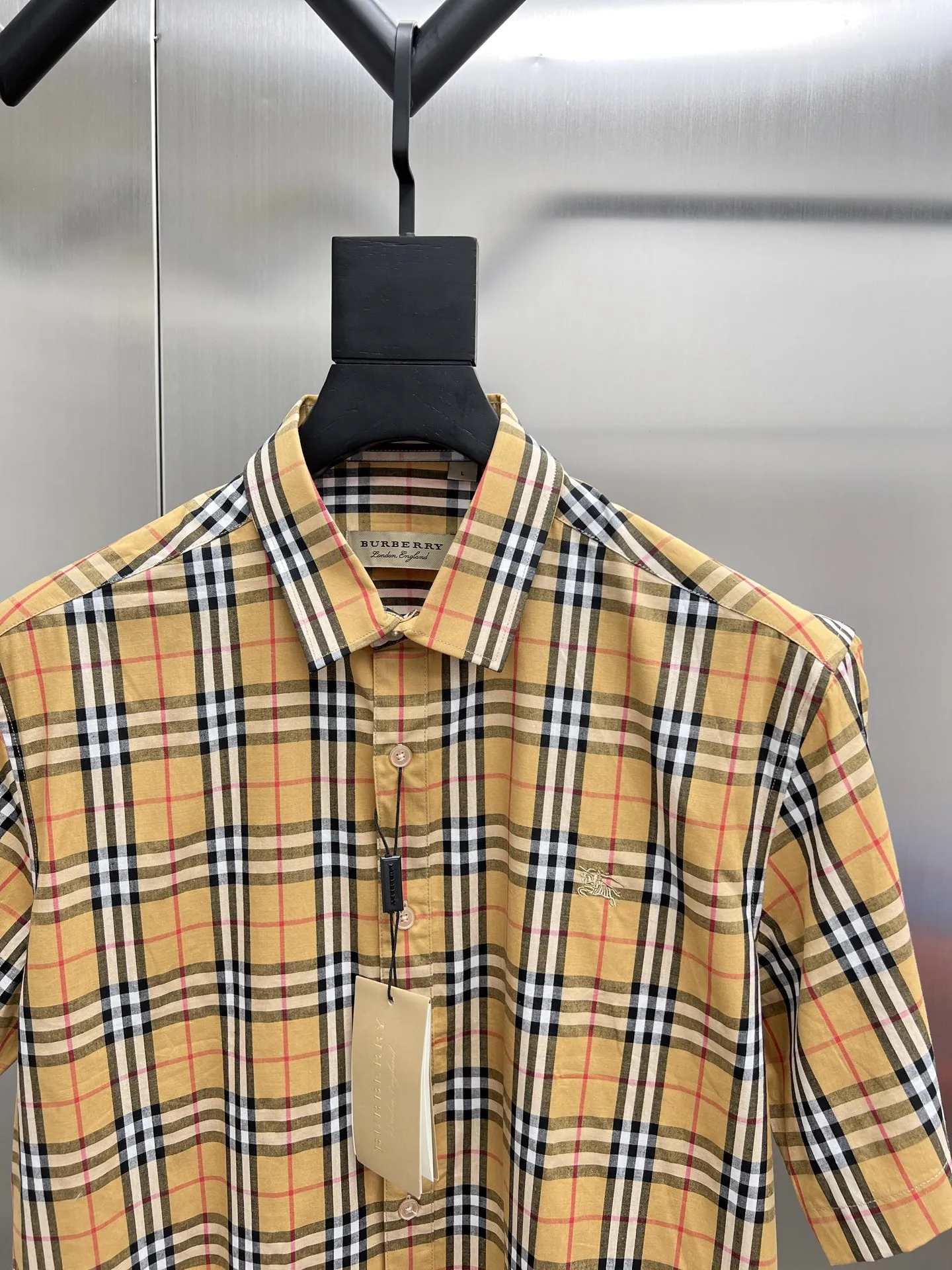 バーバリー新作黒チェックシャツ - 画像 (5)