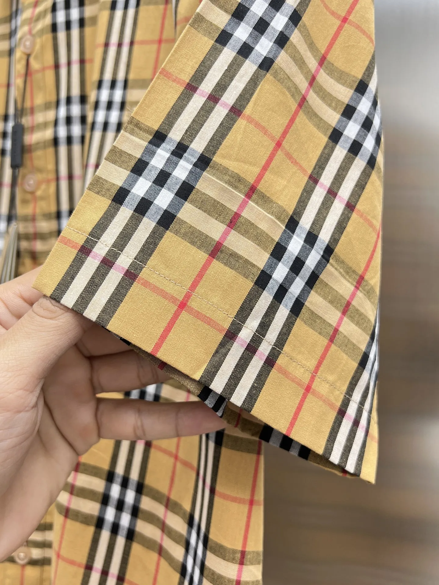バーバリー新作黒チェックシャツ - 画像 (8)