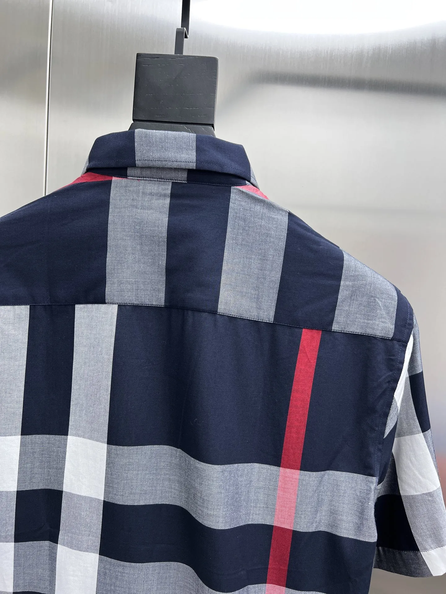 バーバリー新作黒チェックシャツ - 画像 (14)