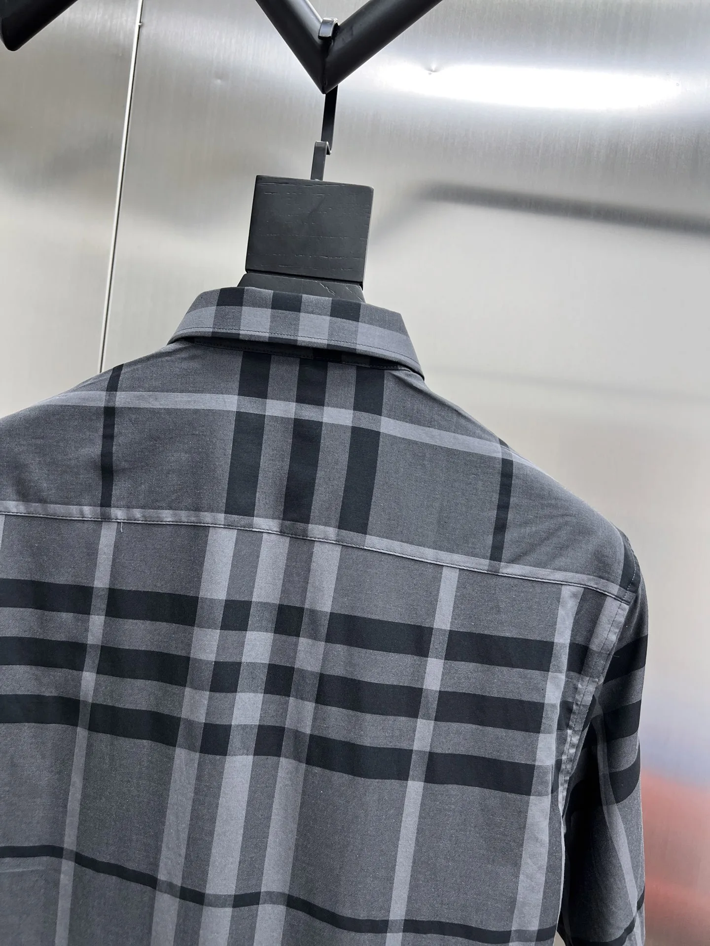 バーバリー新作黒チェックシャツ - 画像 (14)