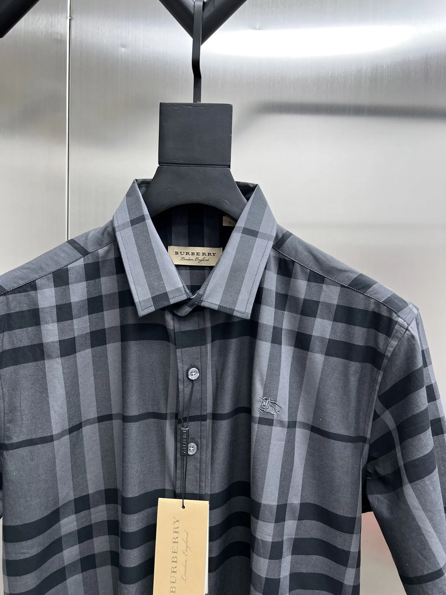 バーバリー新作黒チェックシャツ - 画像 (5)