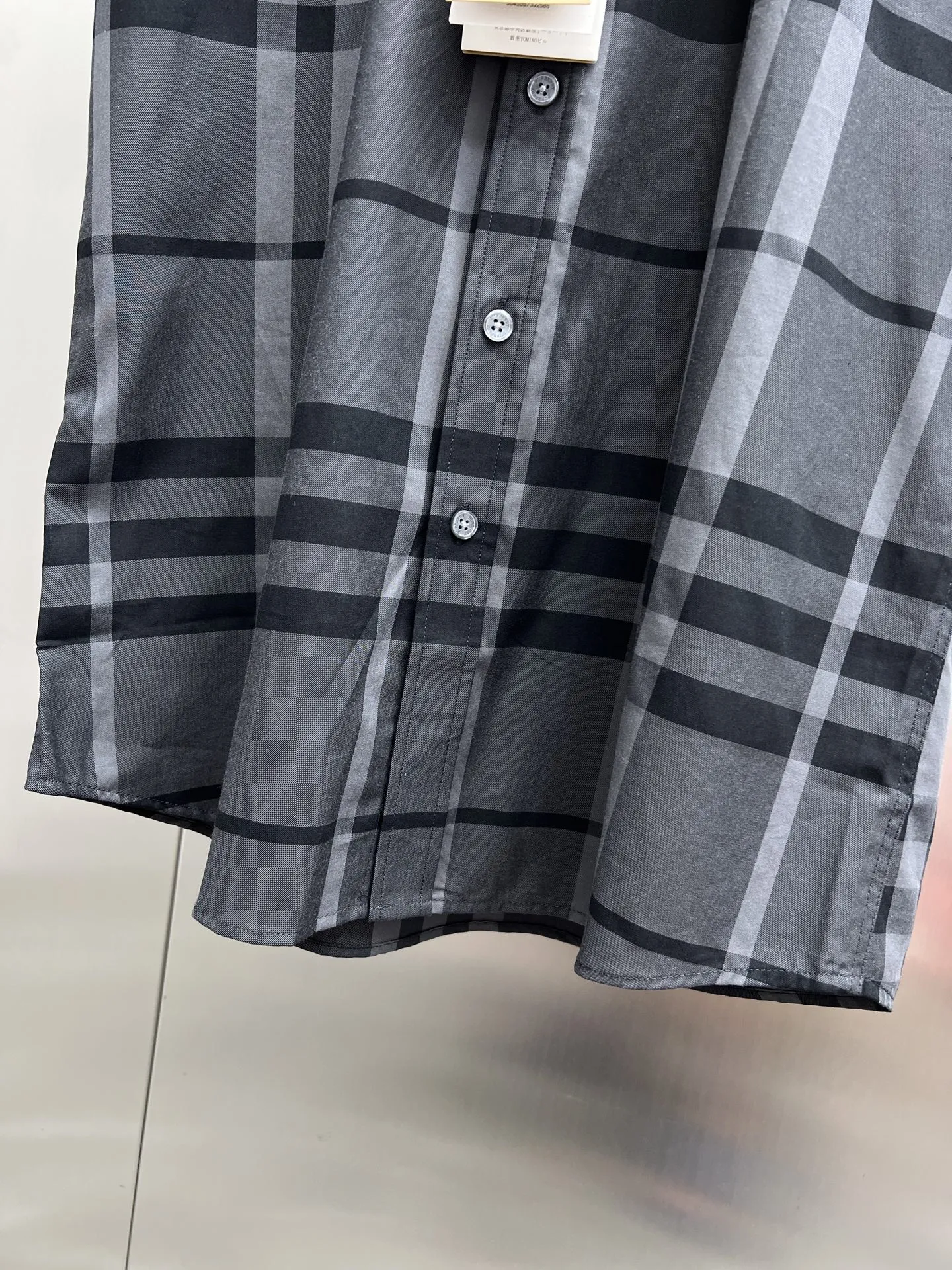 バーバリー新作黒チェックシャツ - 画像 (11)