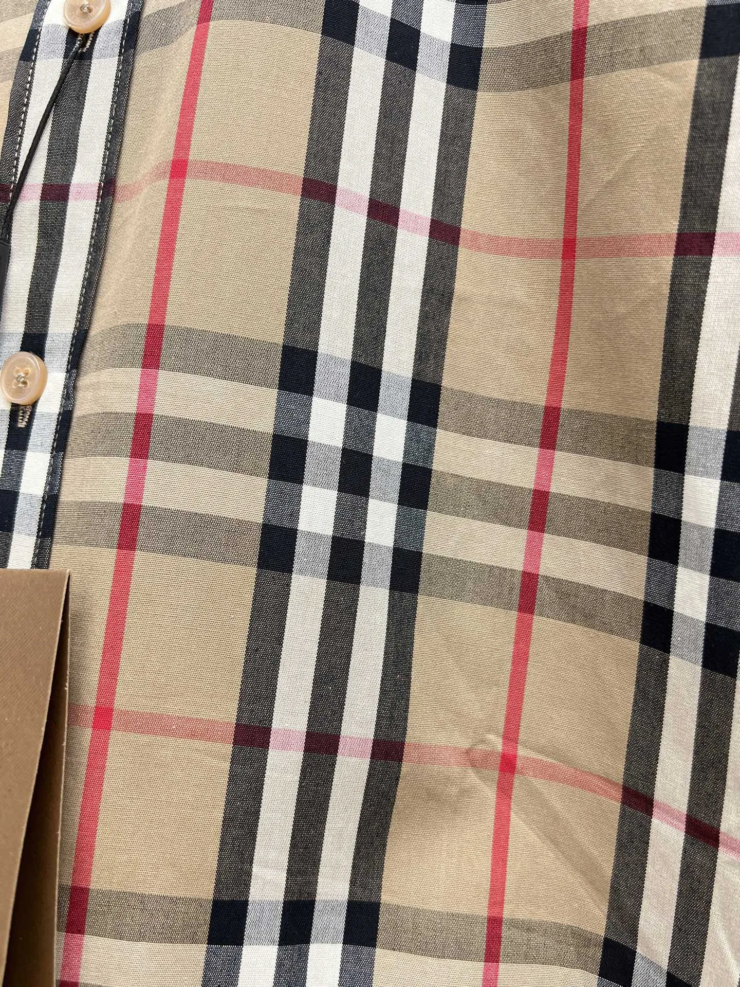 Burberry新作黒のチェック柄半袖シャツ - 画像 (7)