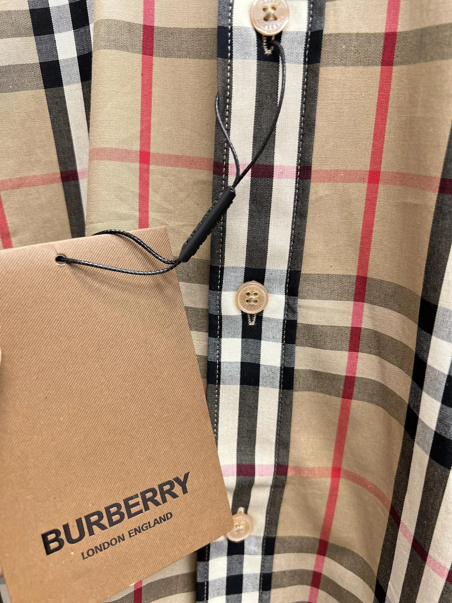 Burberry新作黒のチェック柄半袖シャツ - 画像 (9)