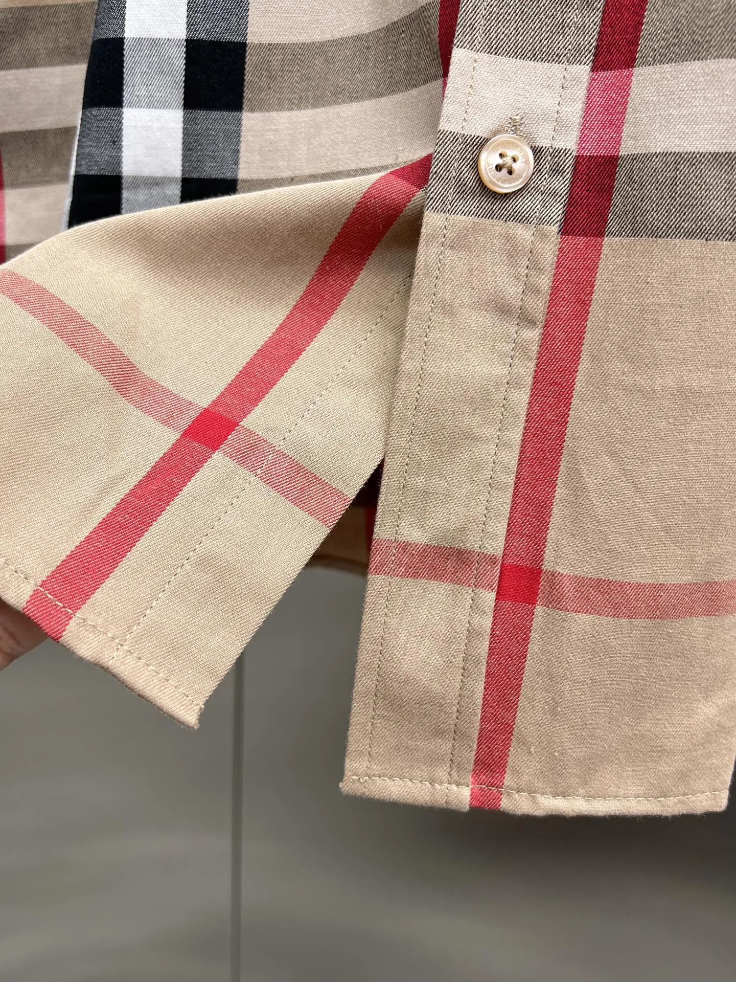 バーバリー新作黒チェック柄シャツ - 画像 (12)