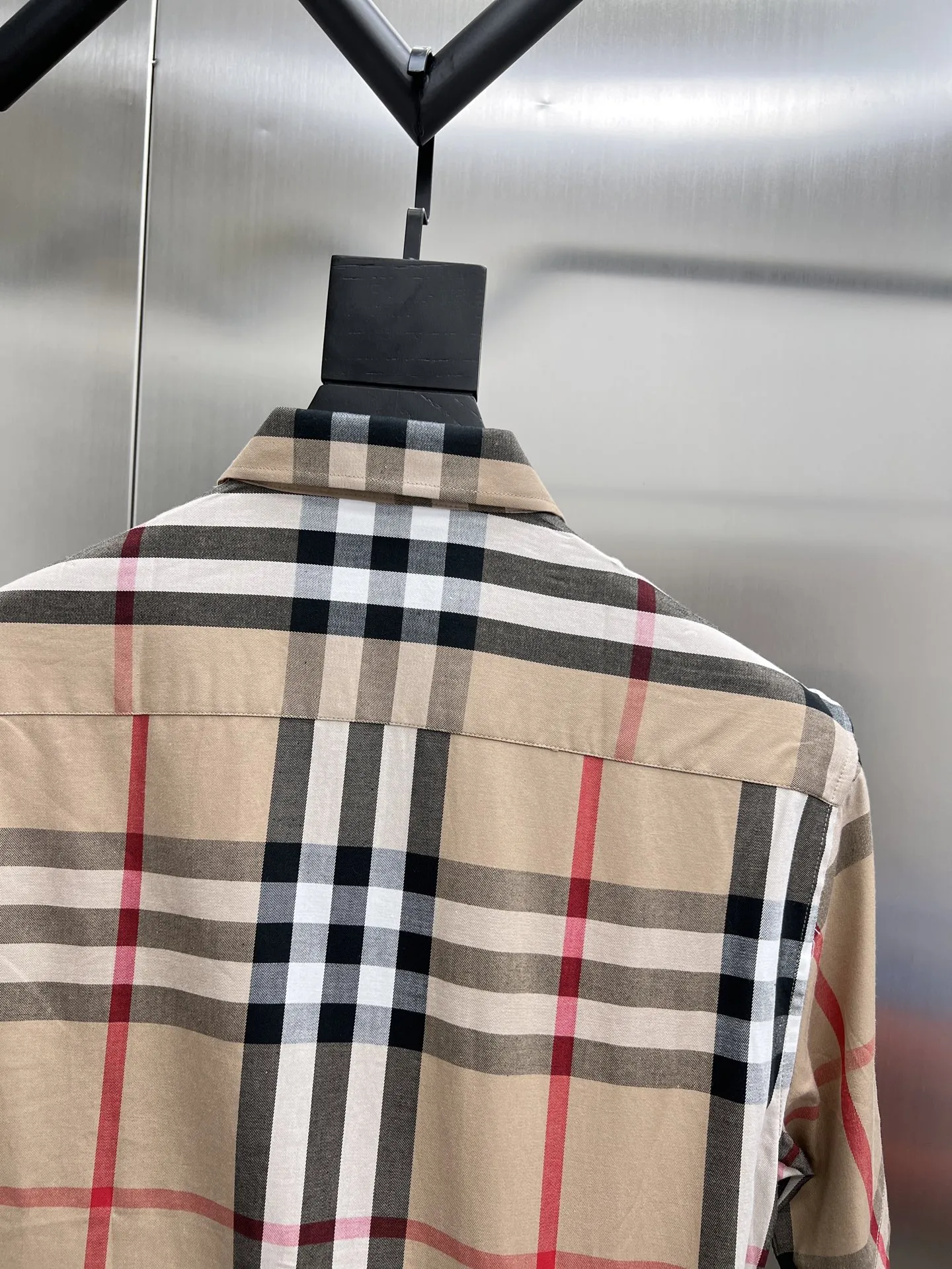 バーバリー新作黒チェック柄シャツ - 画像 (14)