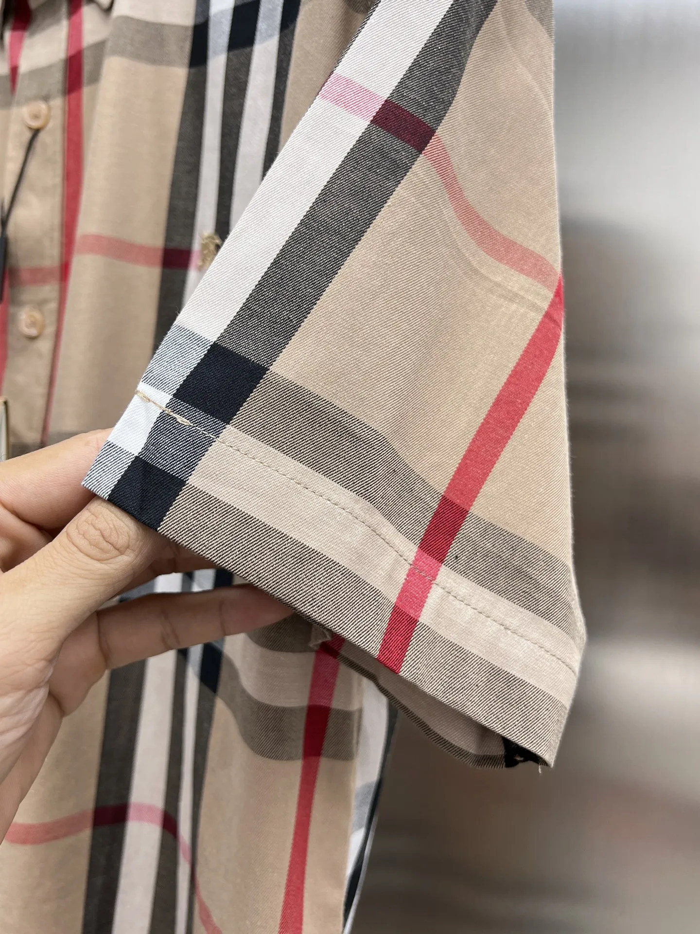 バーバリー新作黒チェック柄シャツ - 画像 (8)