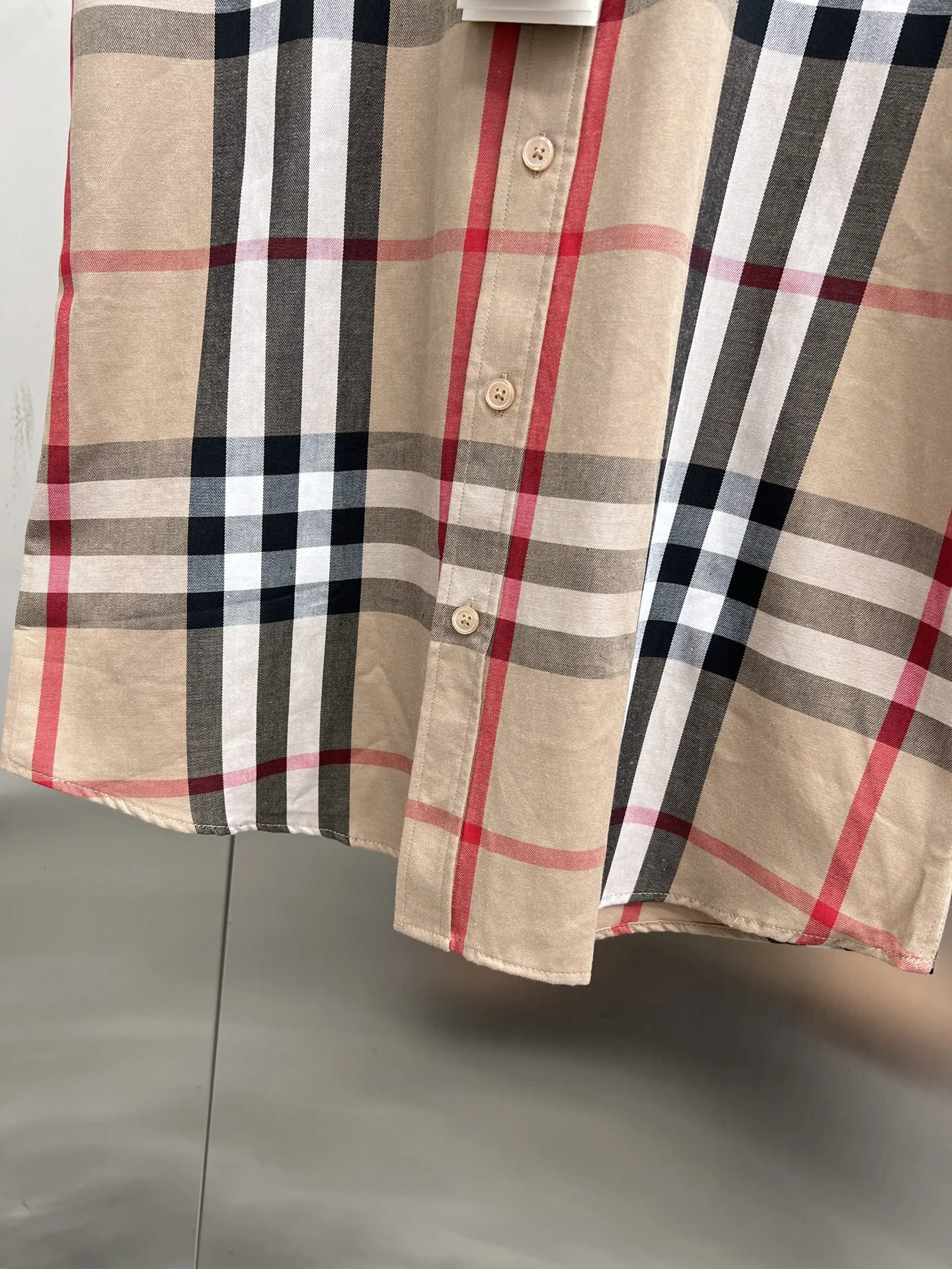 バーバリー新作黒チェック柄シャツ - 画像 (11)