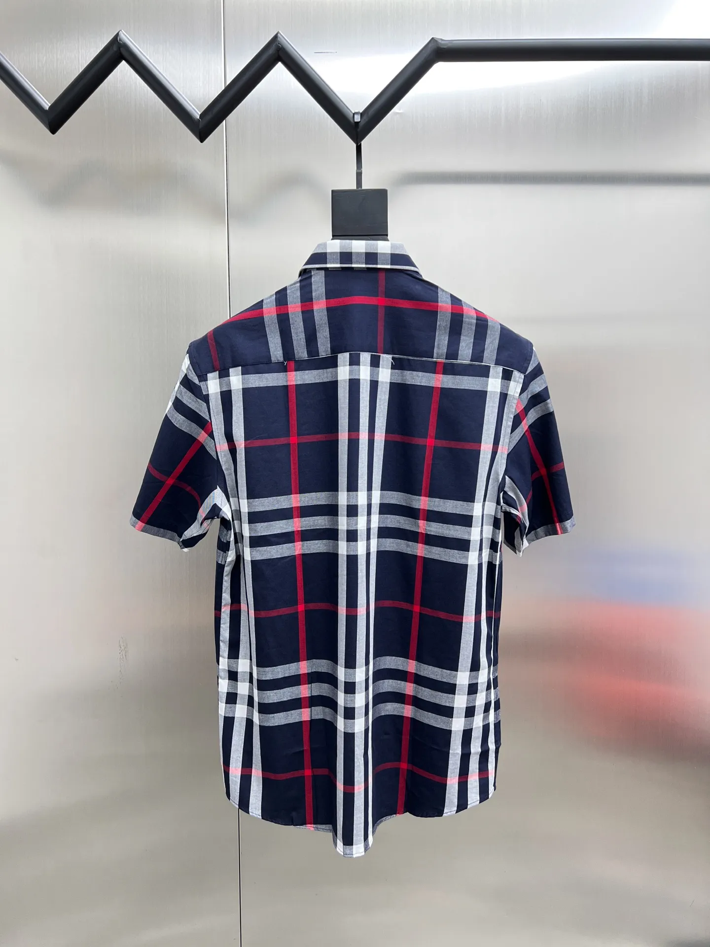 バーバリー新作黒チェックシャツ - 画像 (3)