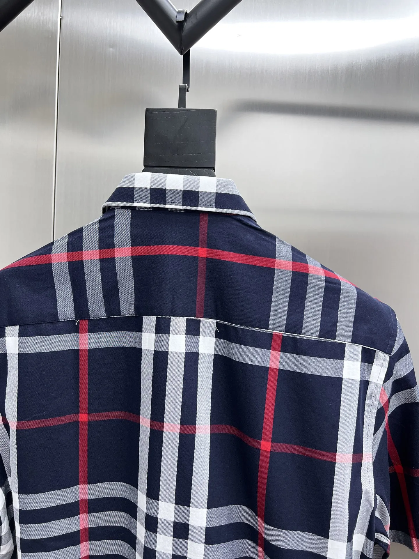 バーバリー新作黒チェックシャツ - 画像 (14)