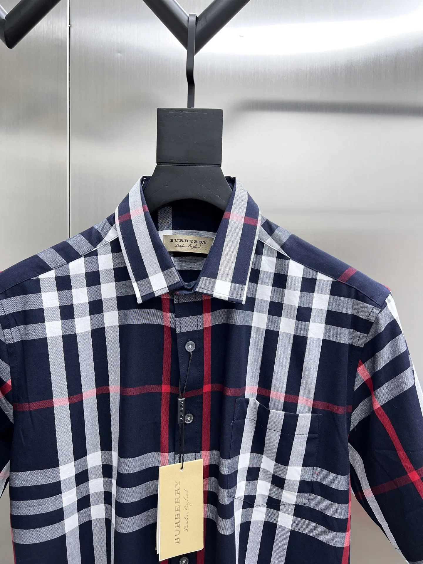 バーバリー新作黒チェックシャツ - 画像 (5)