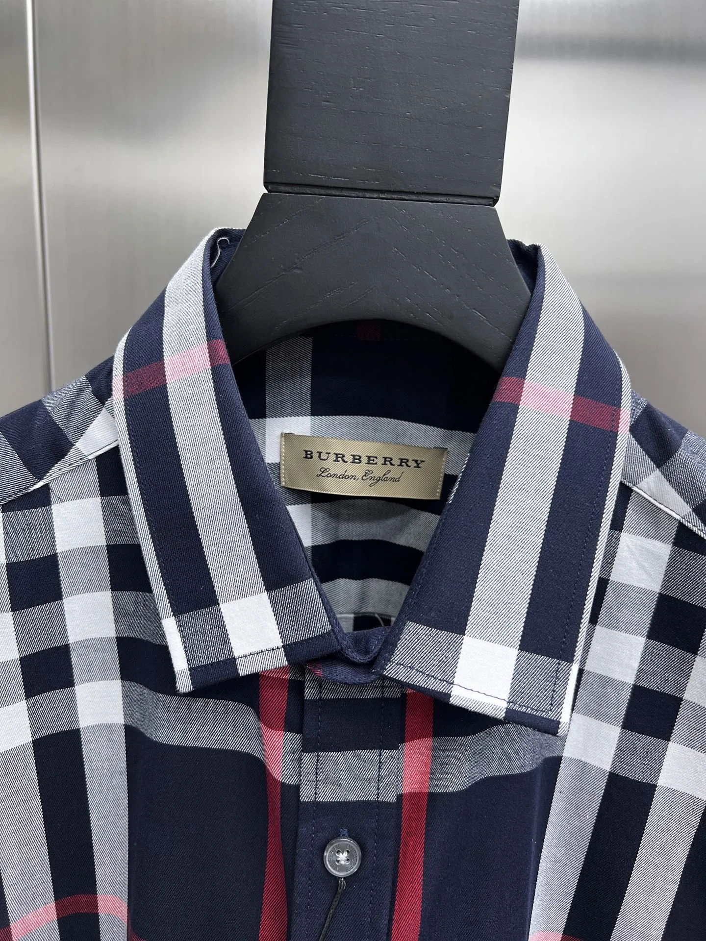 バーバリー新作黒チェックシャツ - 画像 (6)