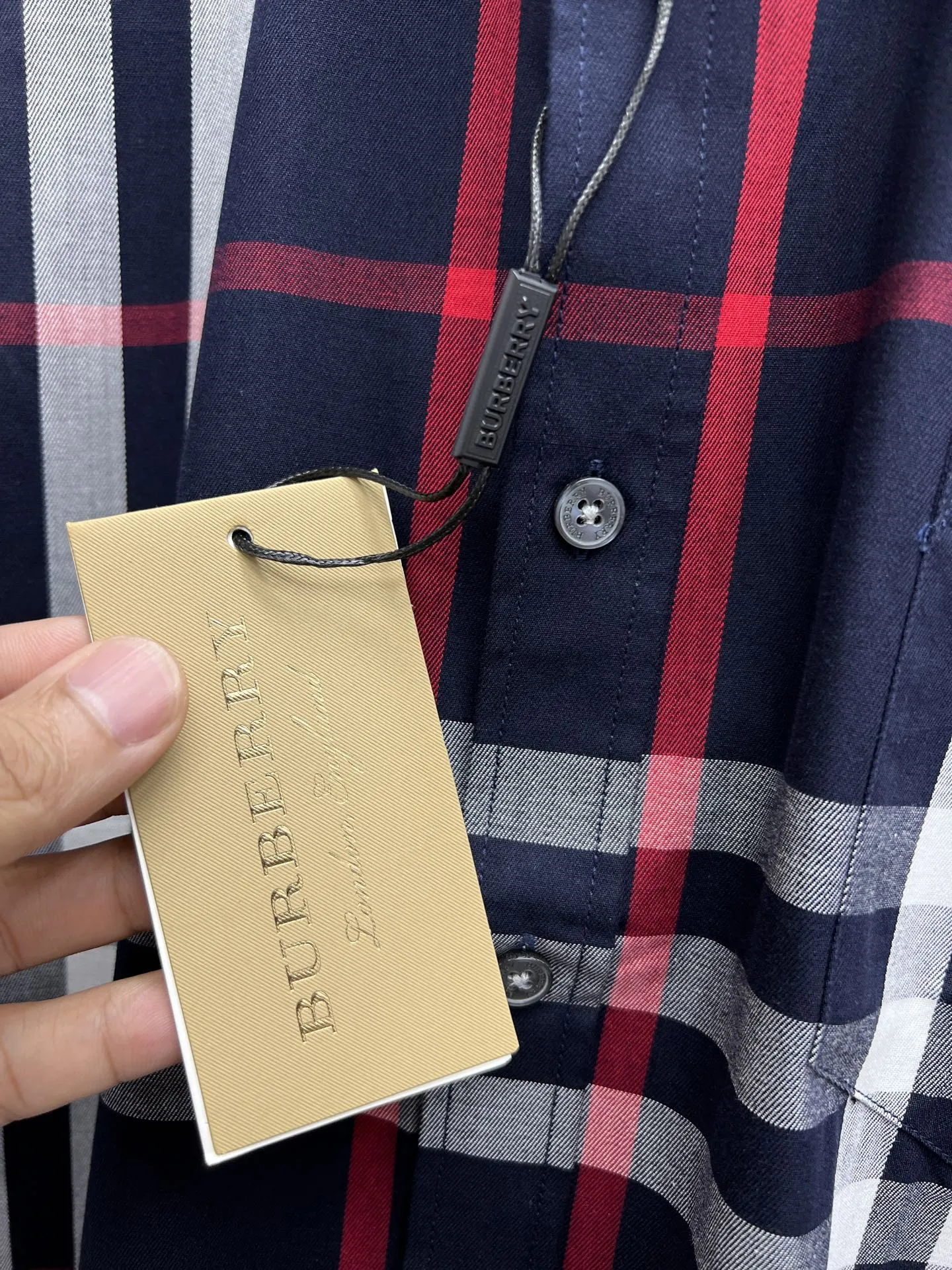 バーバリー新作黒チェックシャツ - 画像 (9)