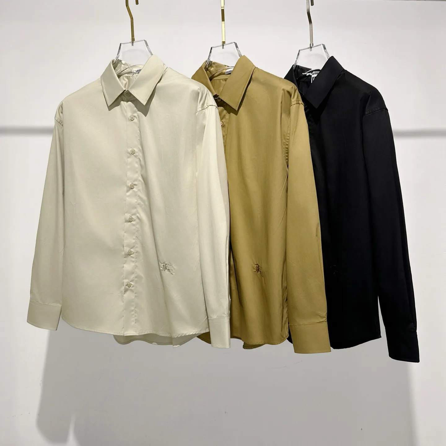 Burberry 新作黒のチェック柄長袖シャツ - 画像 (3)