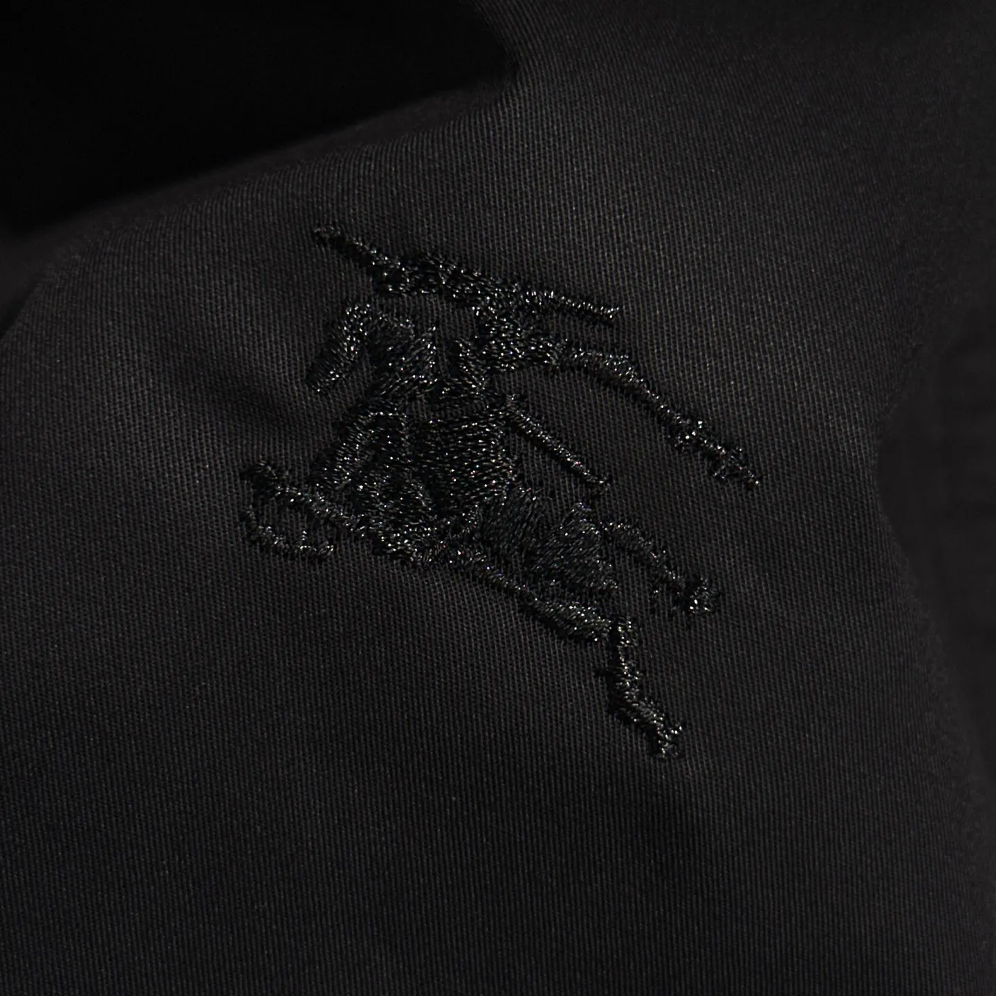 Burberry 新作黒のチェック柄長袖シャツ - 画像 (5)