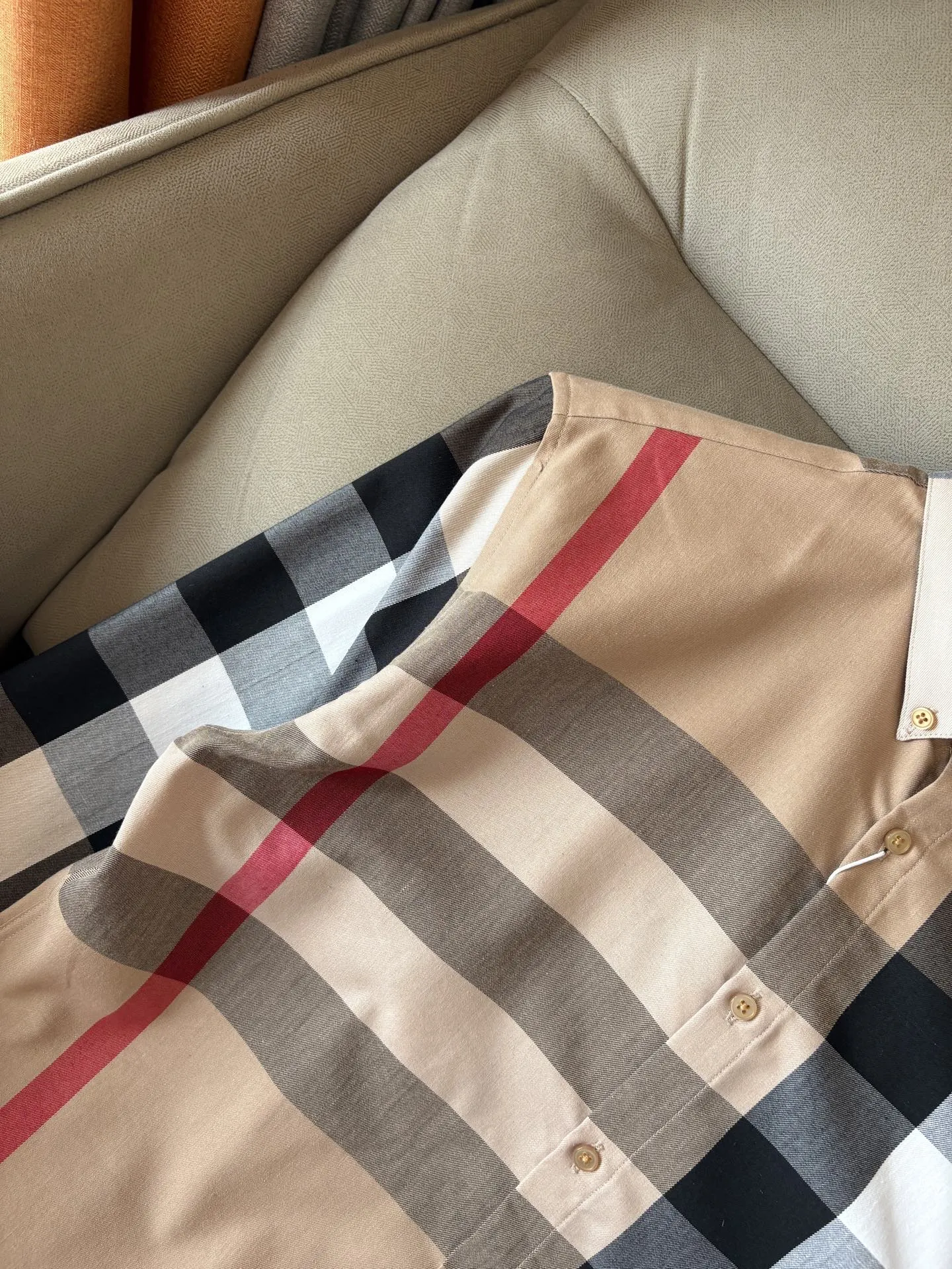 BURBERRY新作黒のチェック柄休閒襯衫 - 画像 (6)