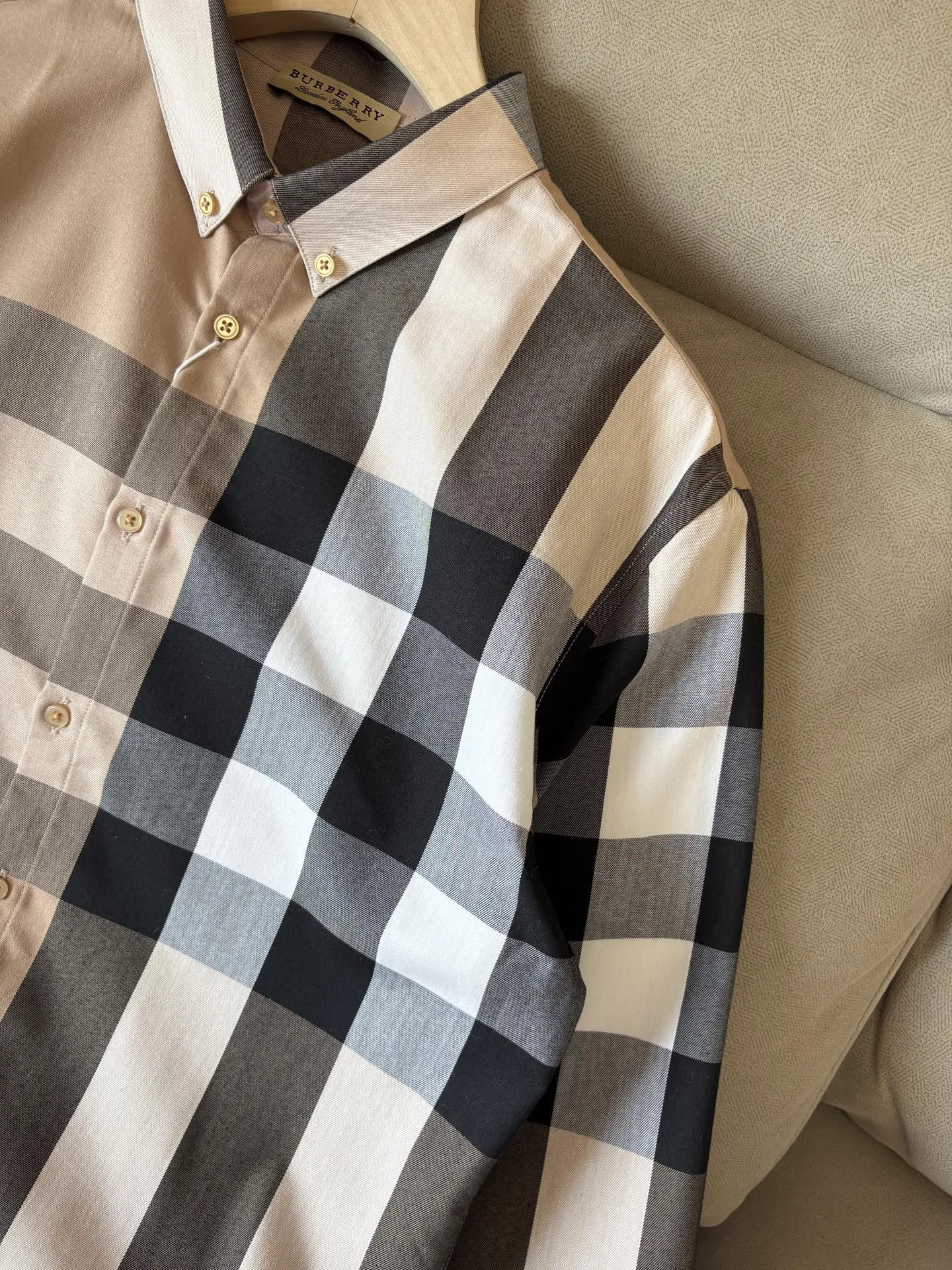 BURBERRY新作黒のチェック柄休閒襯衫 - 画像 (7)