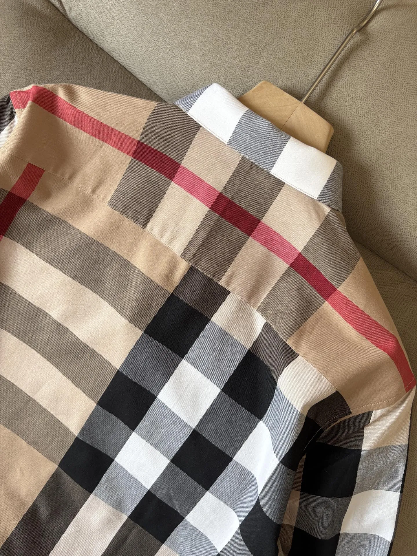 BURBERRY新作黒のチェック柄休閒襯衫 - 画像 (9)